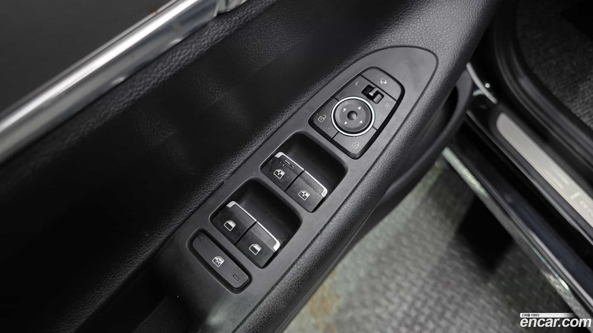 Grandeur Hyundai 2020.3-OPTION-040