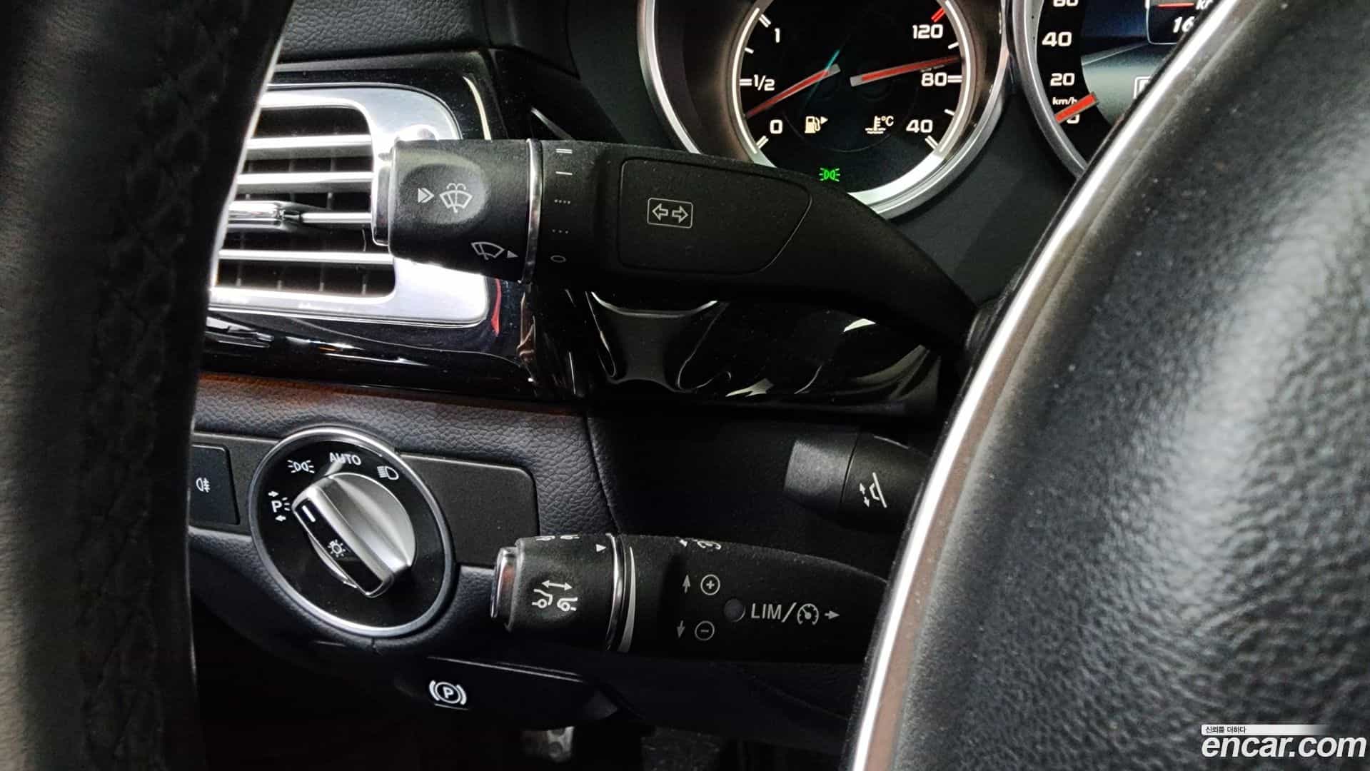 CLS-Class Mercedes-Benz 2016.4-OPTION-022