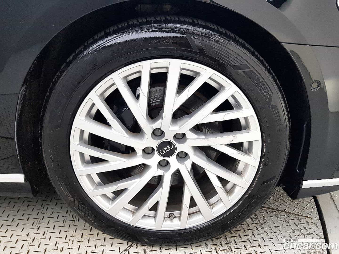 A8 Audi 2021.11-OPTION-024