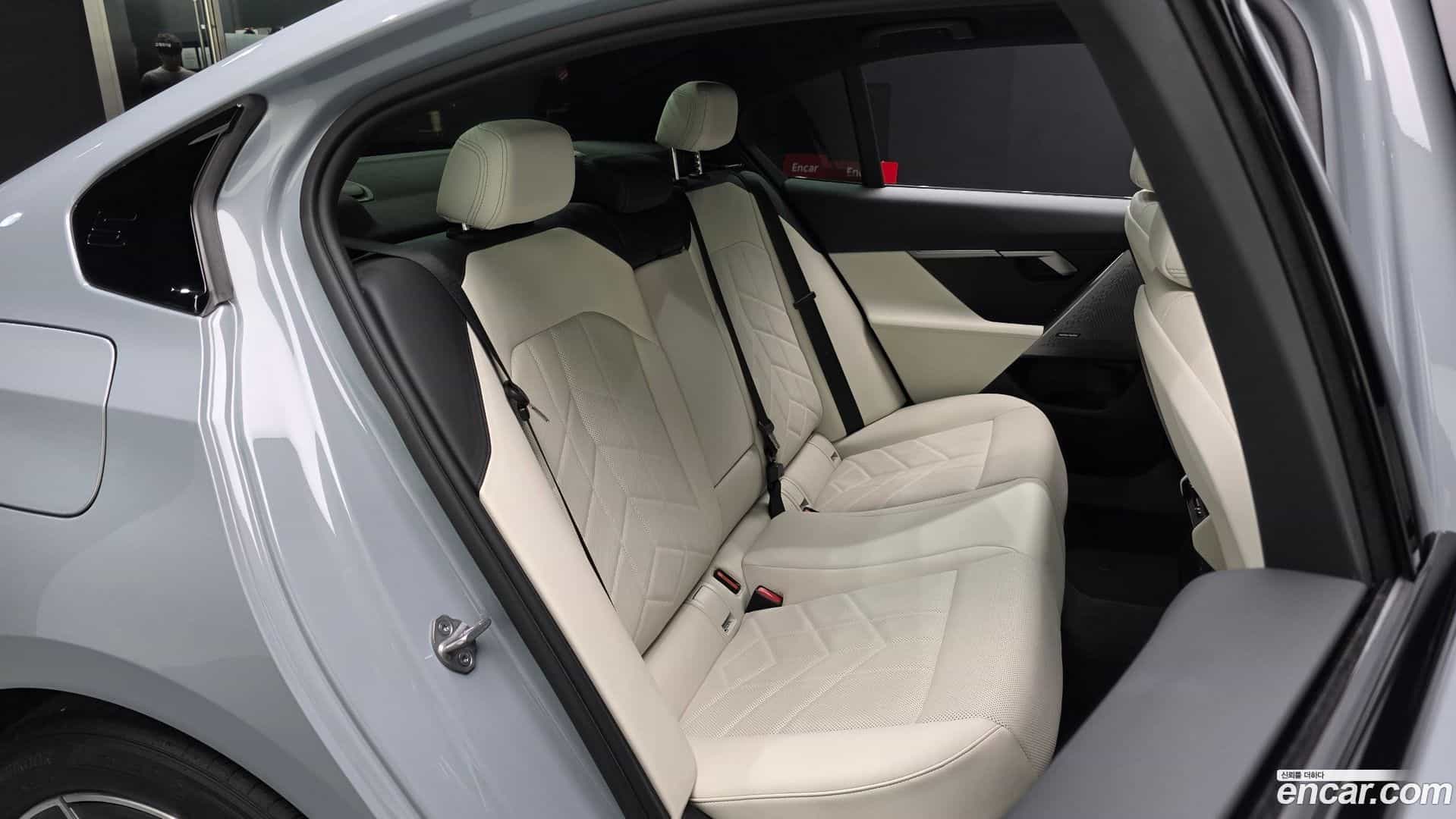 5-Series BMW 2024.4-OPTION-015