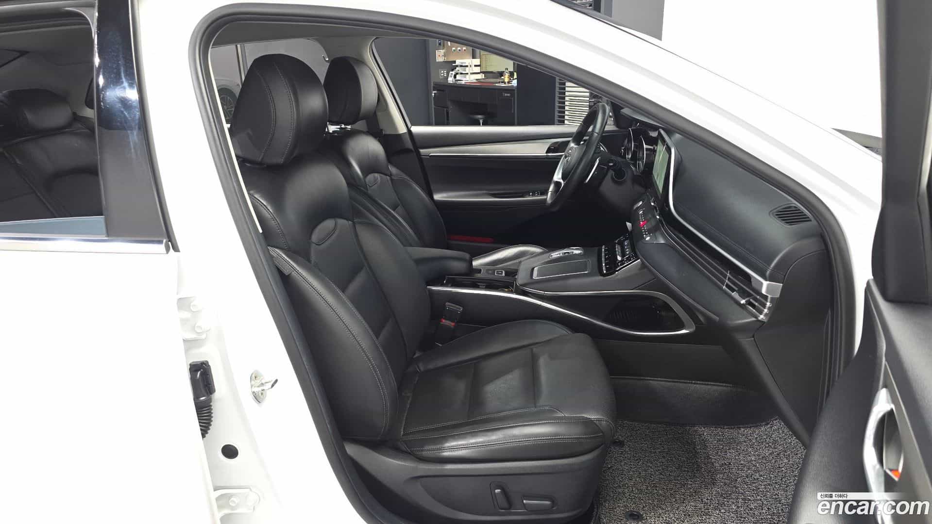 Grandeur Hyundai 2021.5-OPTION-015