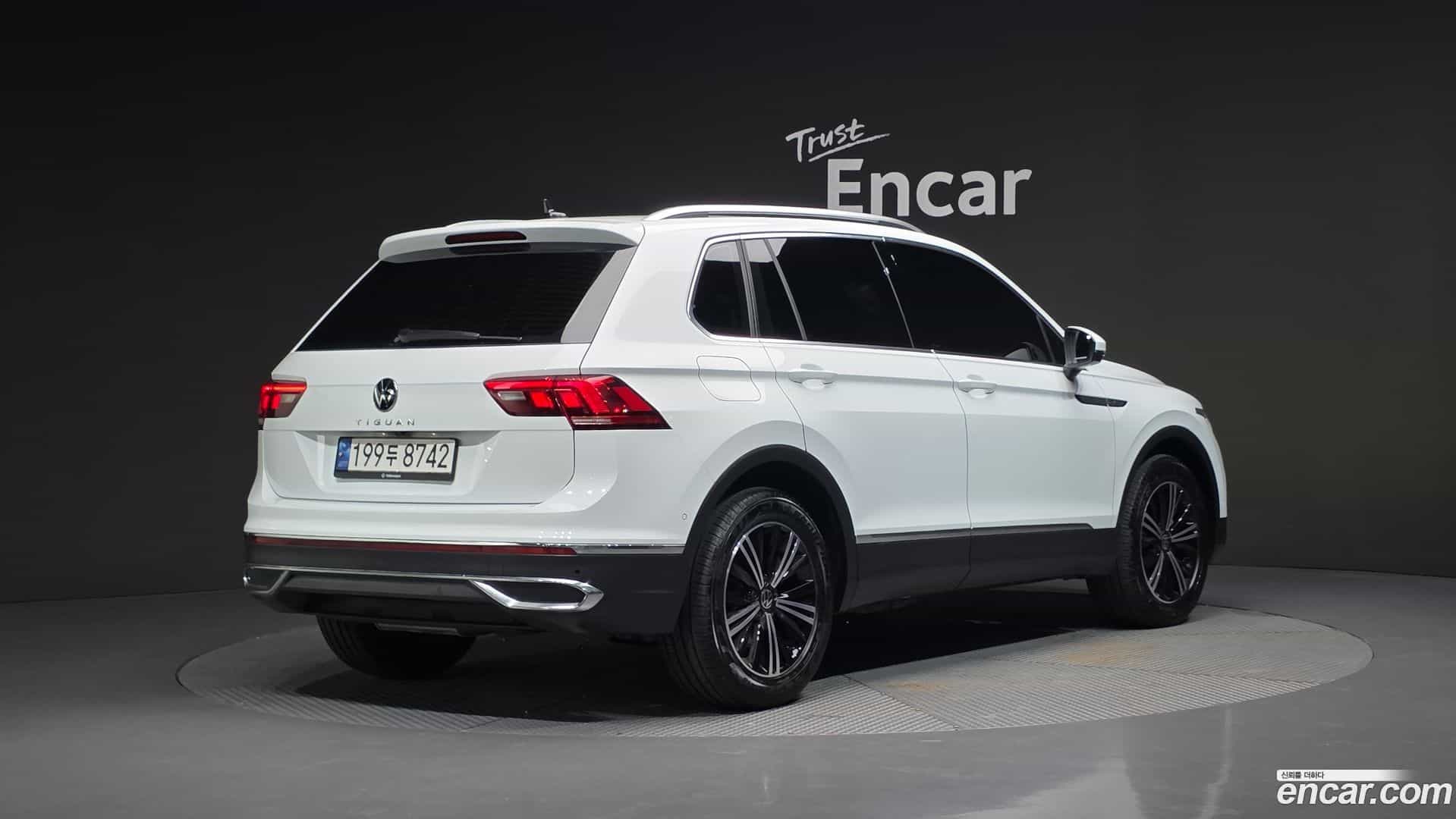 Tiguan Volkswagen 2022.11-OUTER-002