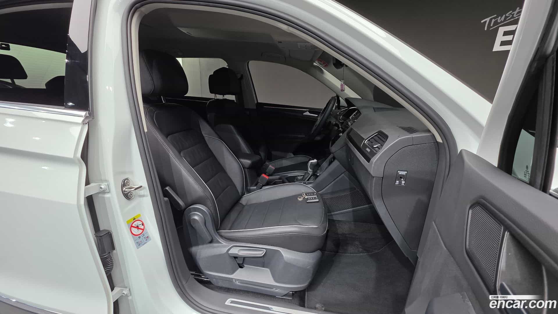 Tiguan Volkswagen 2022.11-INNER-010
