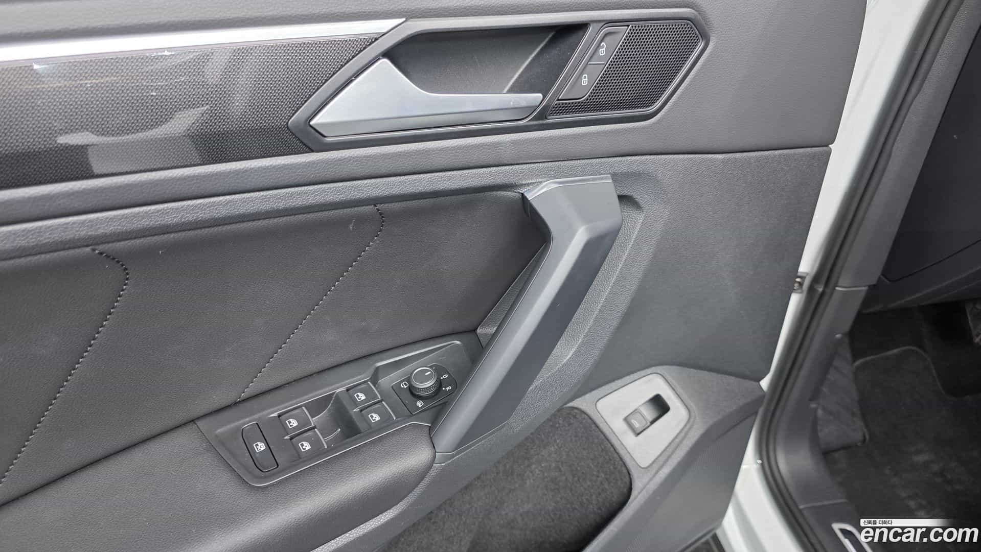 Tiguan Volkswagen 2022.11-OPTION-016