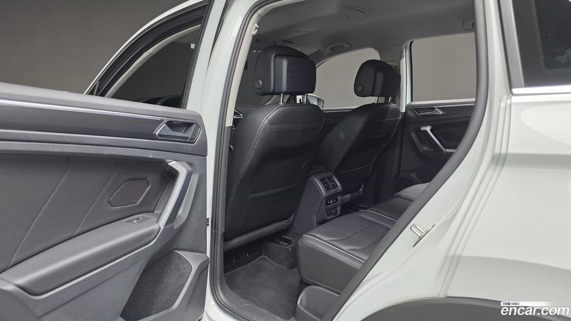 Tiguan Volkswagen 2022.11-OPTION-022