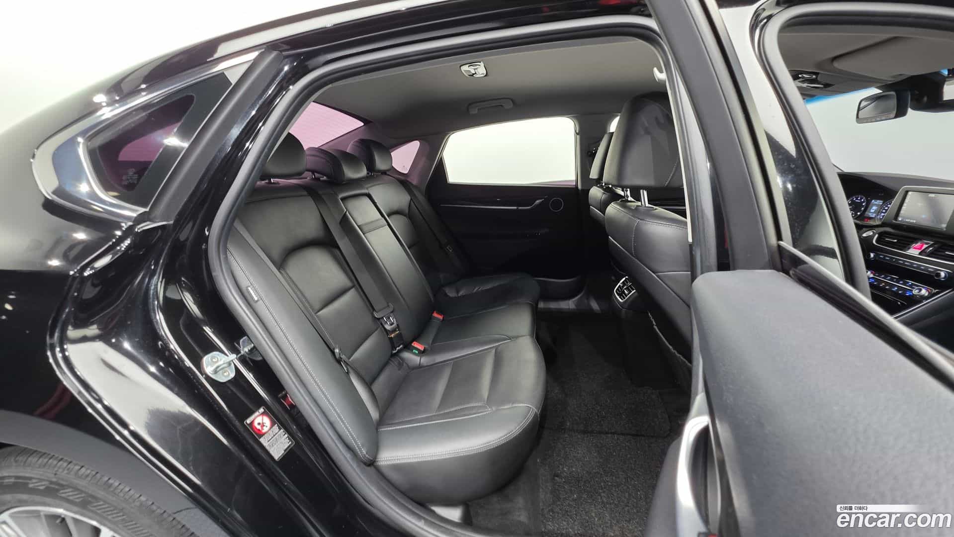 Grandeur Hyundai 2018.4-OPTION-023