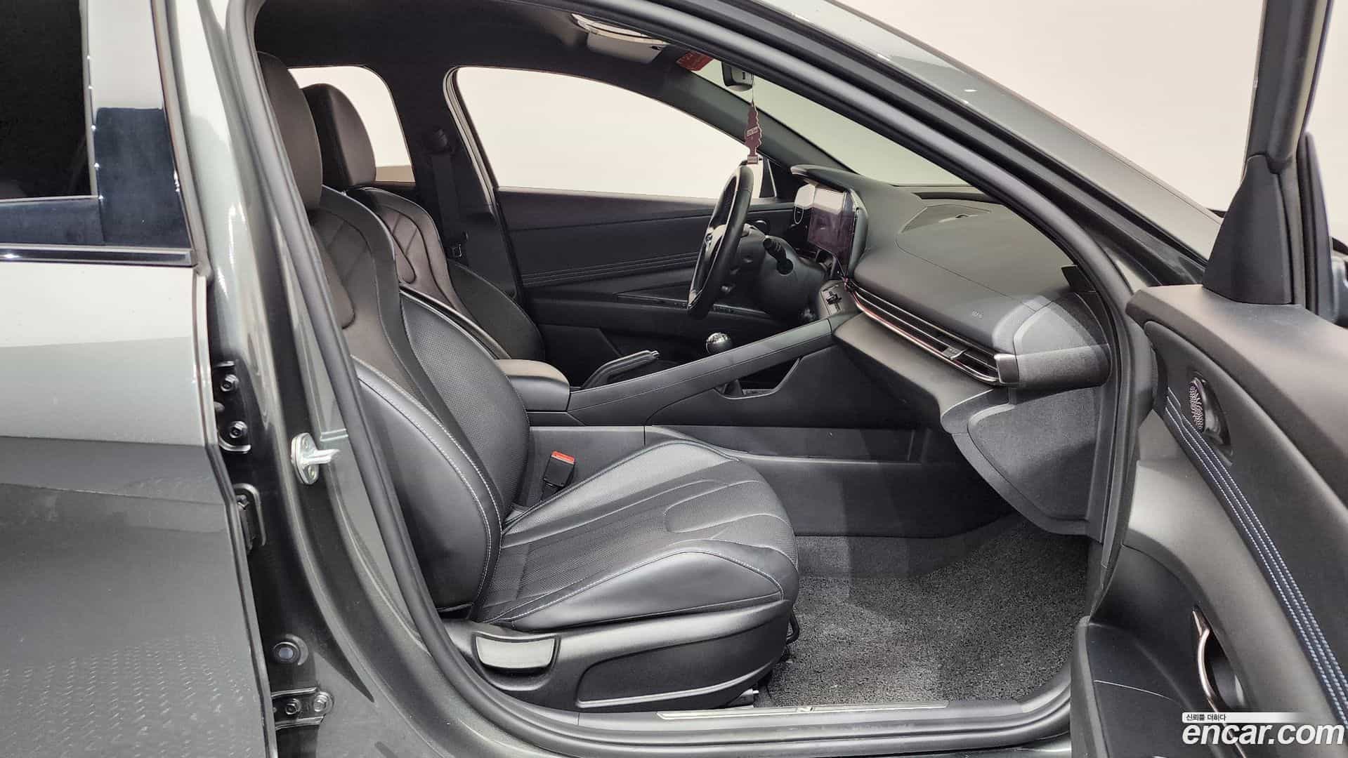 AVANTE Hyundai 2022.2-INNER-036