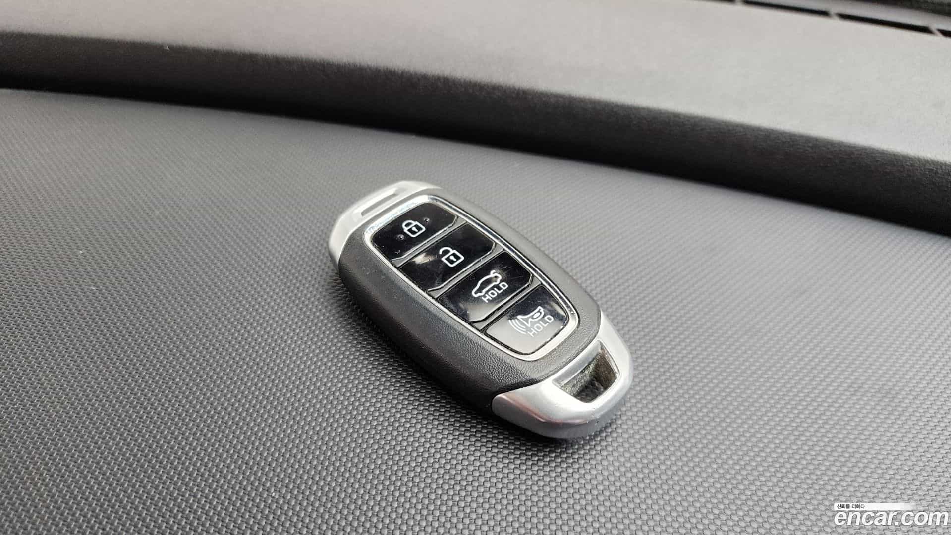 AVANTE Hyundai 2022.2-OPTION-042