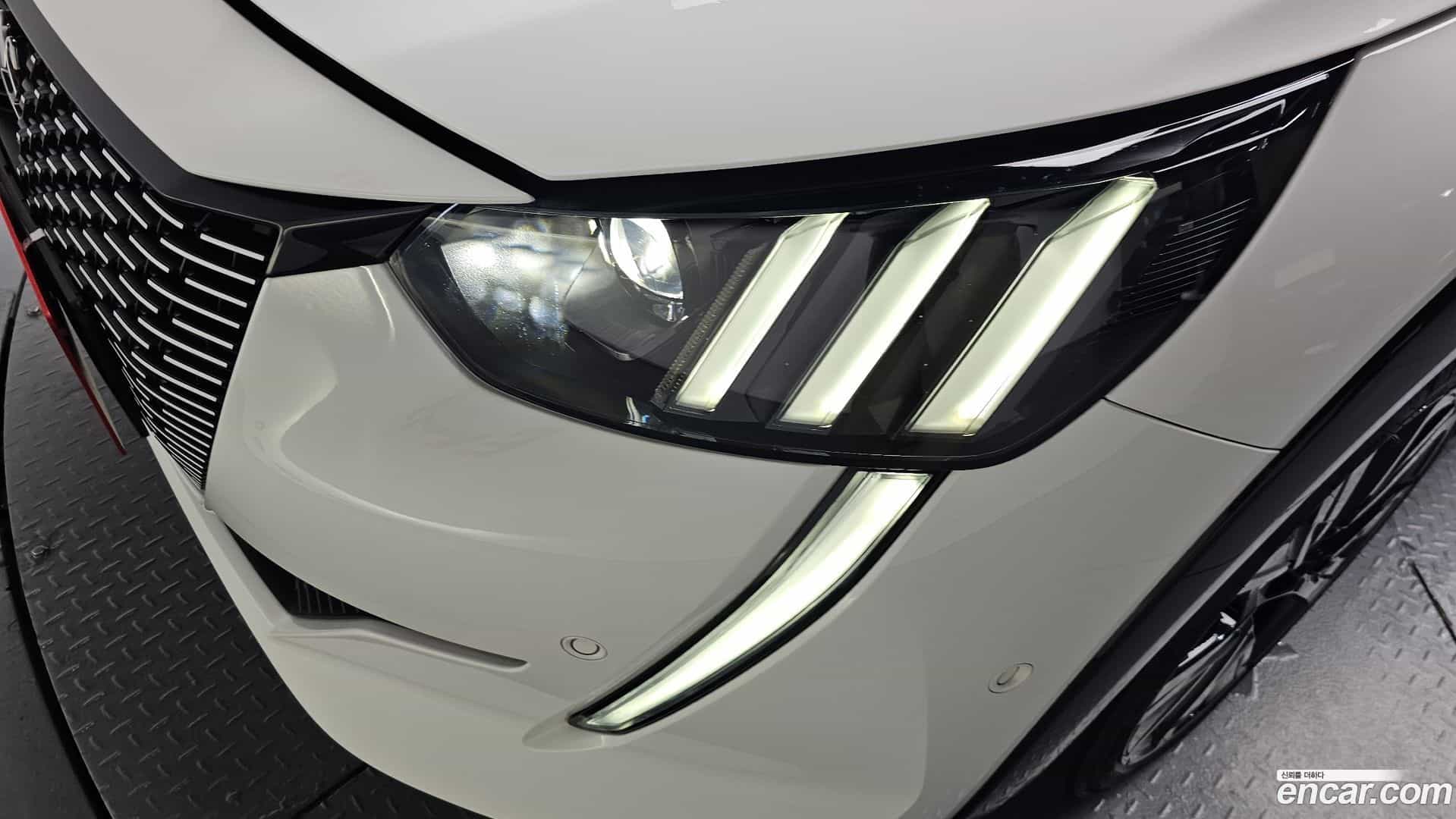 208 Peugeot 2023.6-OUTER-032