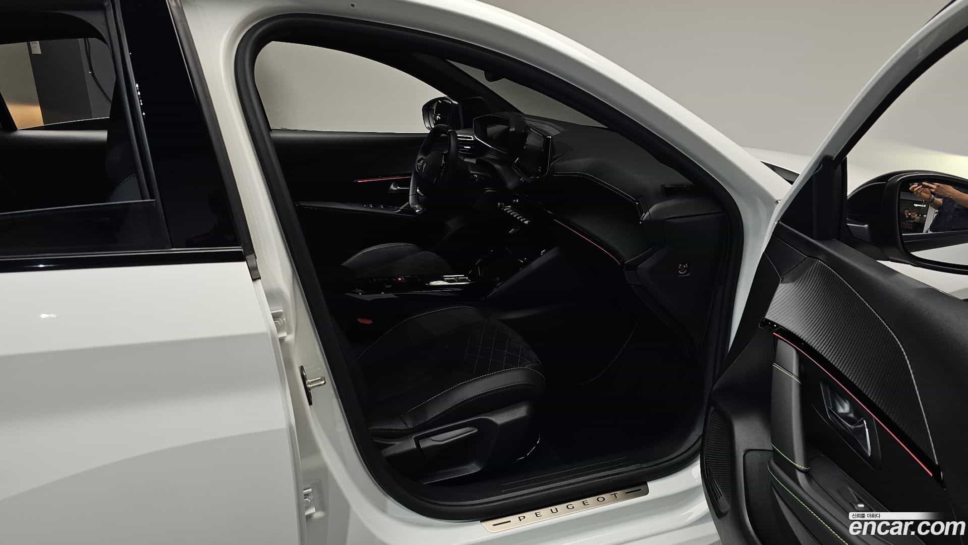 208 Peugeot 2023.6-INNER-036