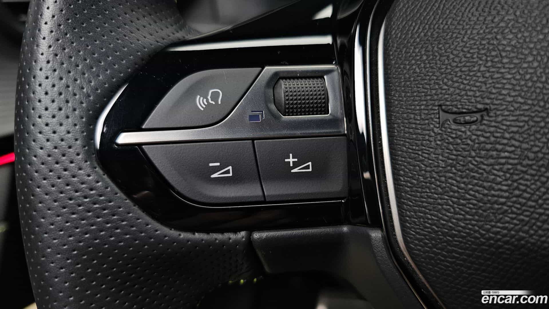 208 Peugeot 2023.6-OPTION-043