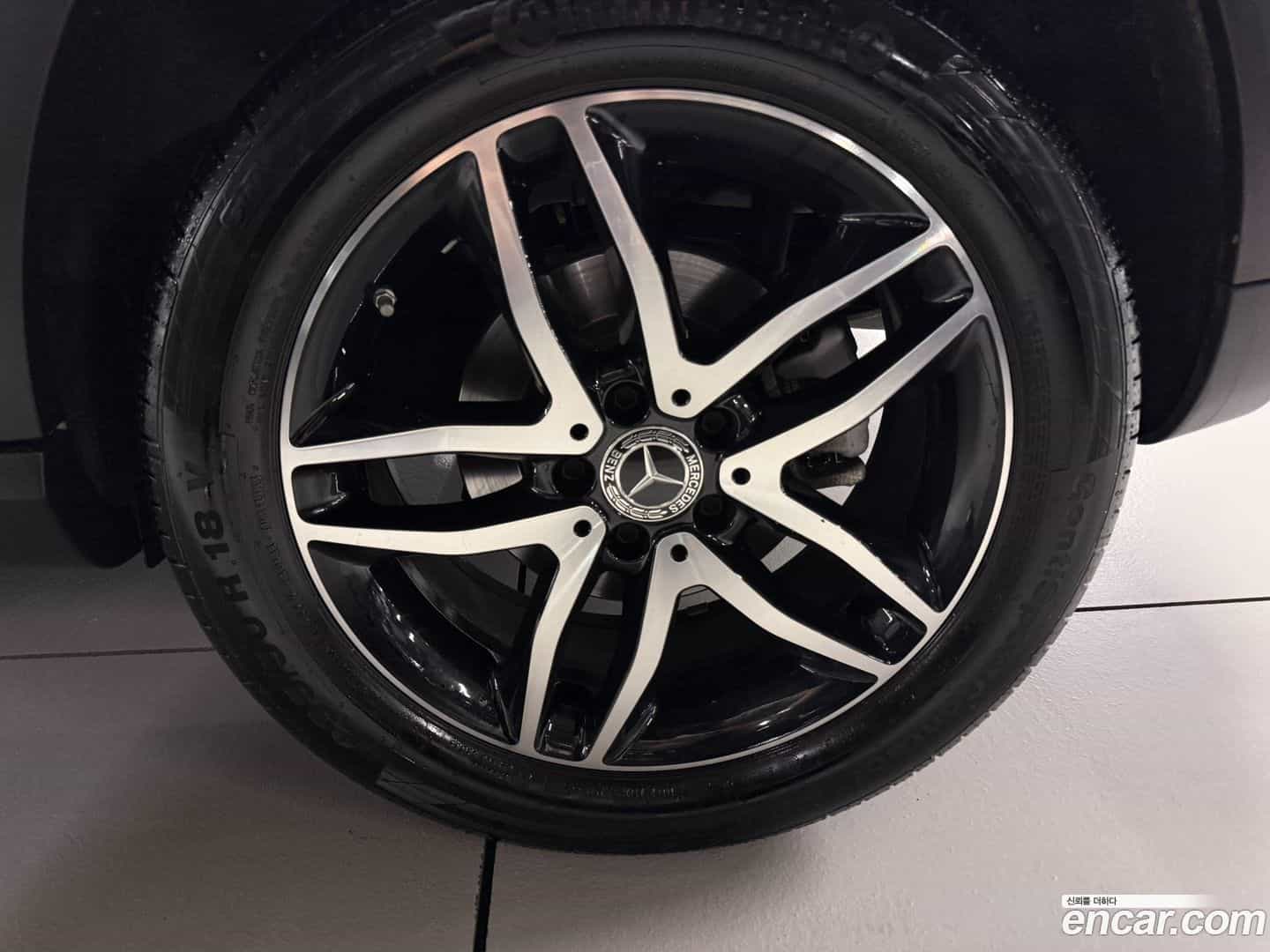 GLA-Class Mercedes-Benz 2017.9-OPTION-024