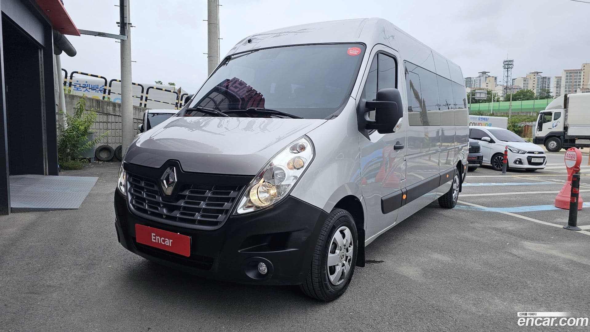 Main__Slider__Photo:Master Renault Korea 2019.11-0