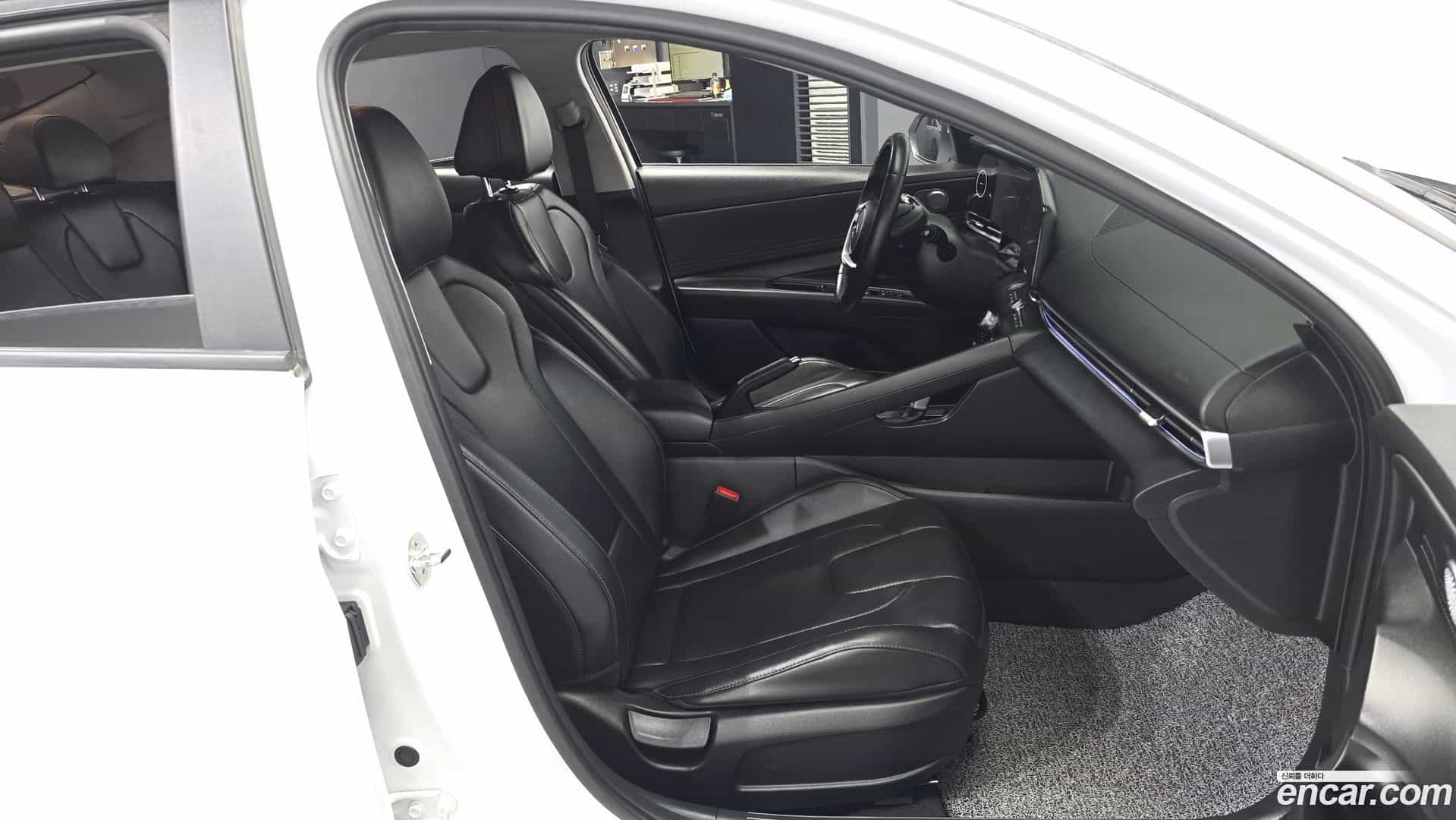 AVANTE Hyundai 2021.11-OPTION-015