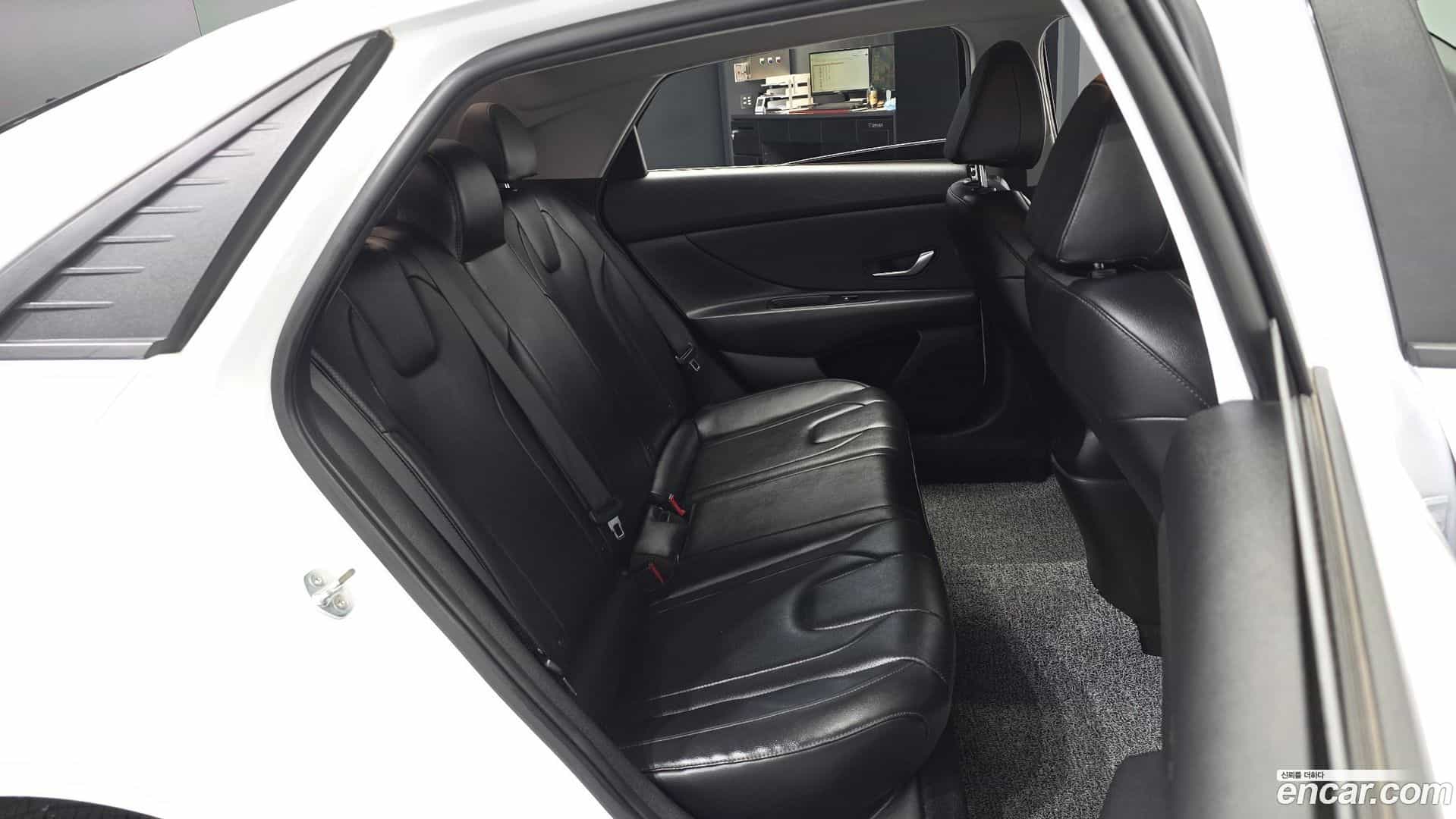AVANTE Hyundai 2021.11-OPTION-016