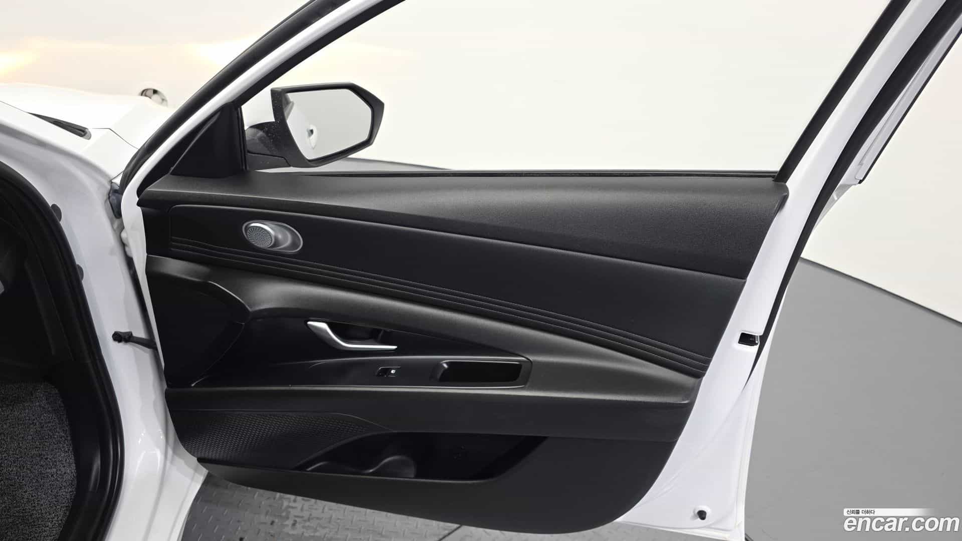 AVANTE Hyundai 2021.11-INNER-034