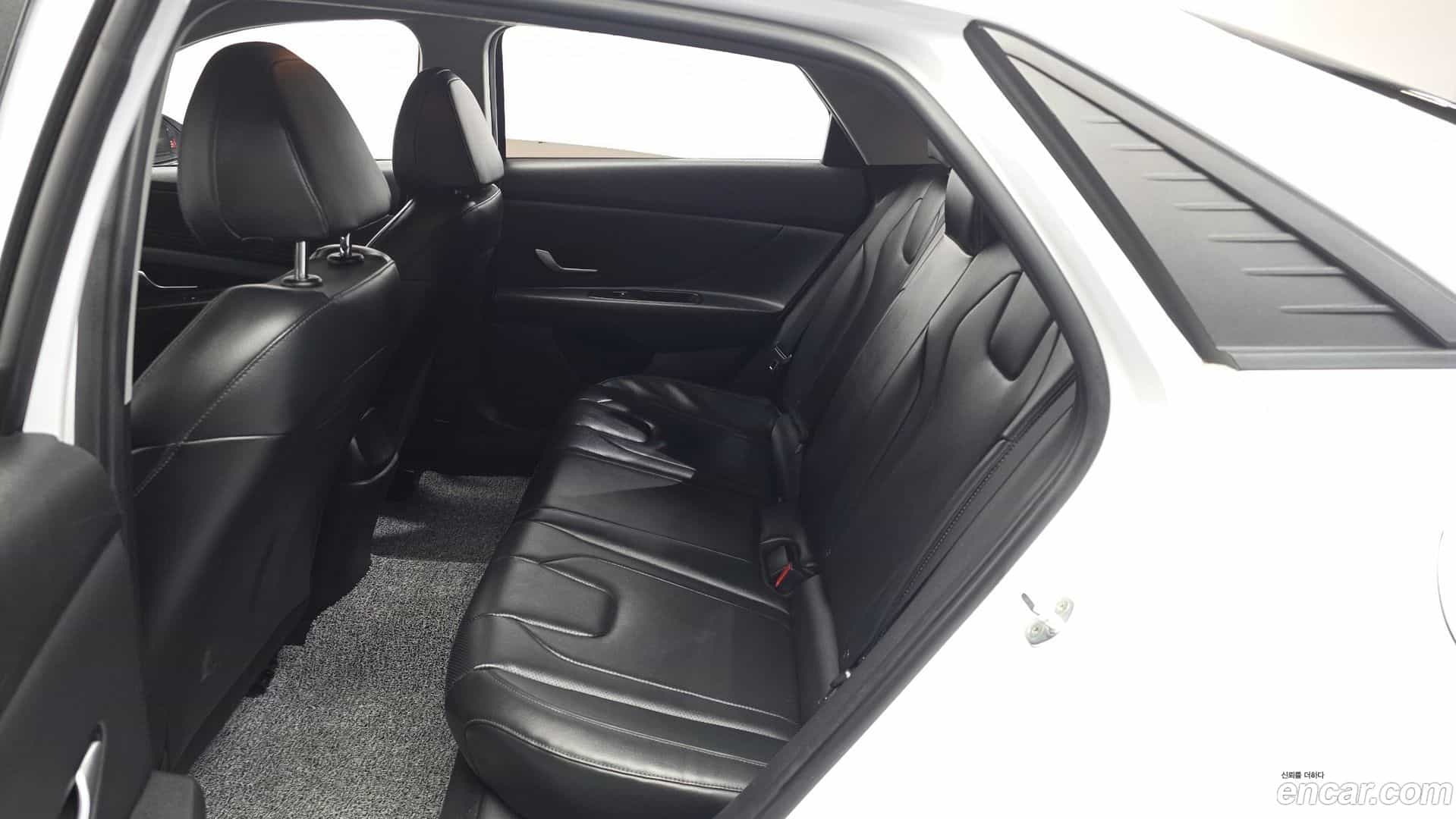AVANTE Hyundai 2021.11-INNER-036