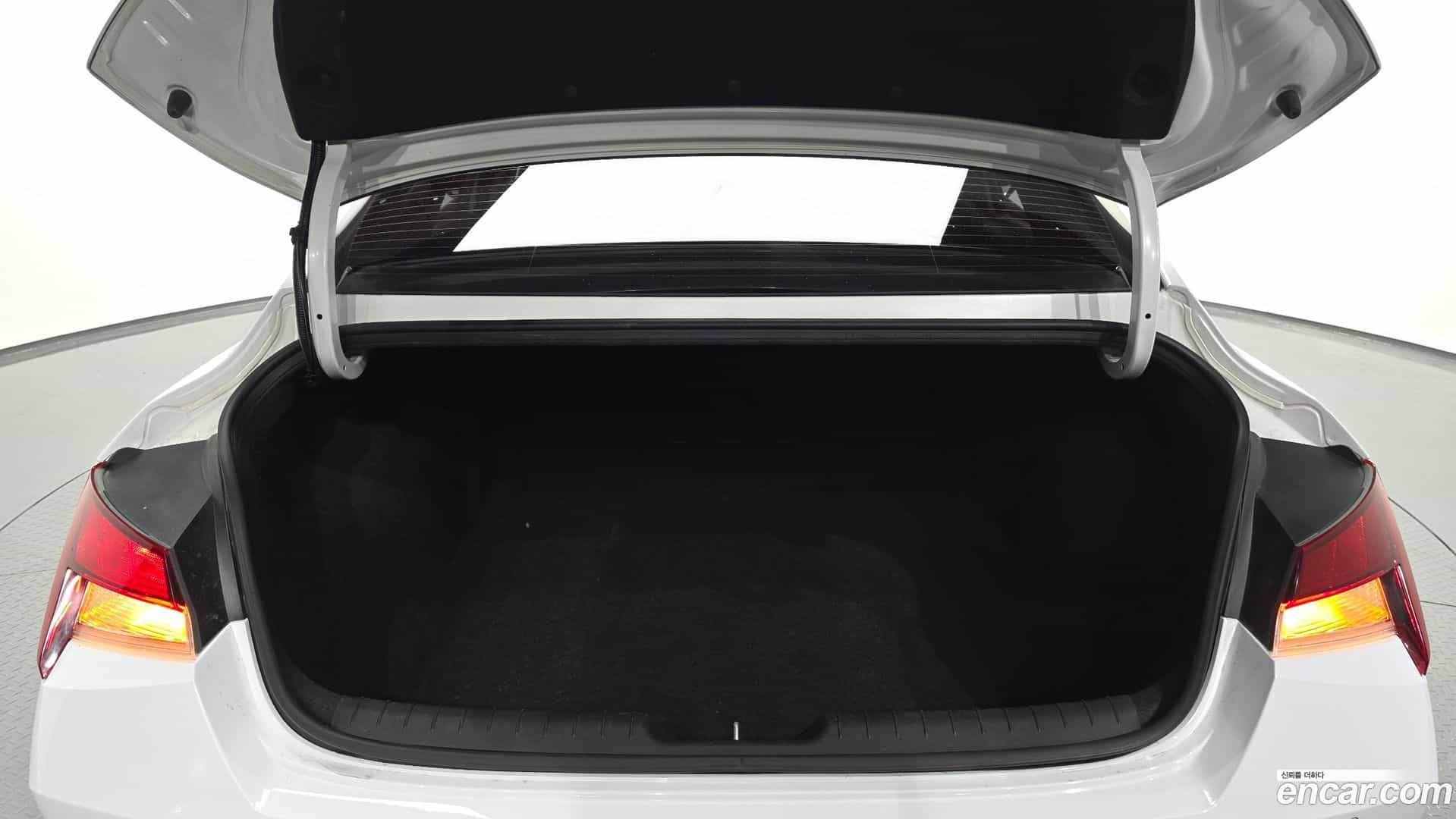 AVANTE Hyundai 2020.7-OPTION-024