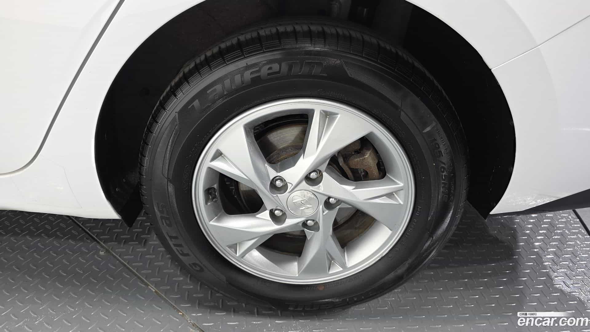 AVANTE Hyundai 2020.7-OUTER-031