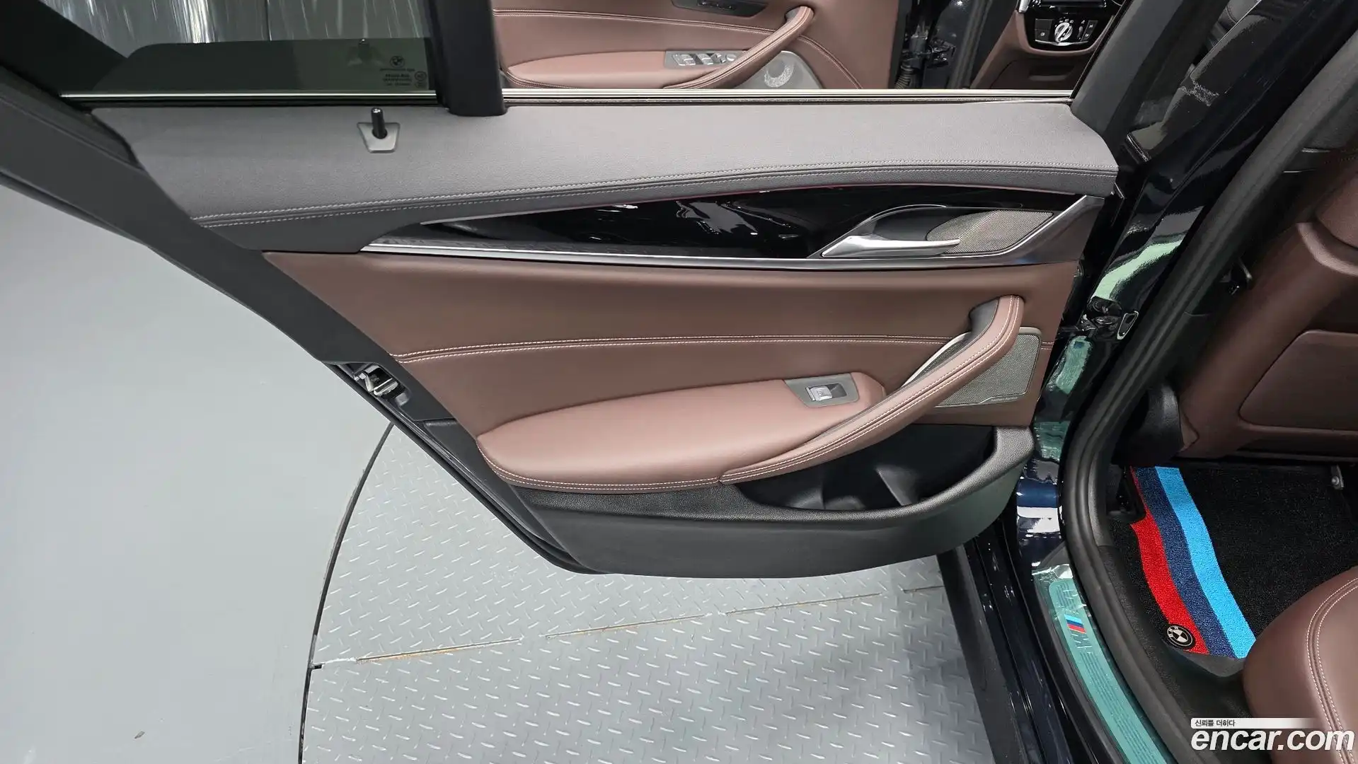 5-Series BMW 2022.1-INNER-035