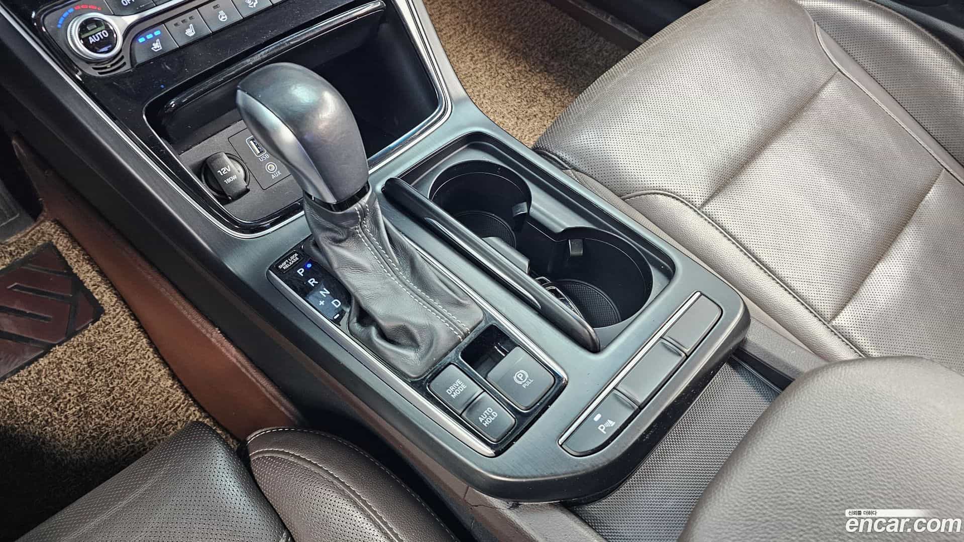 Grandeur Hyundai 2017.9-INNER-009