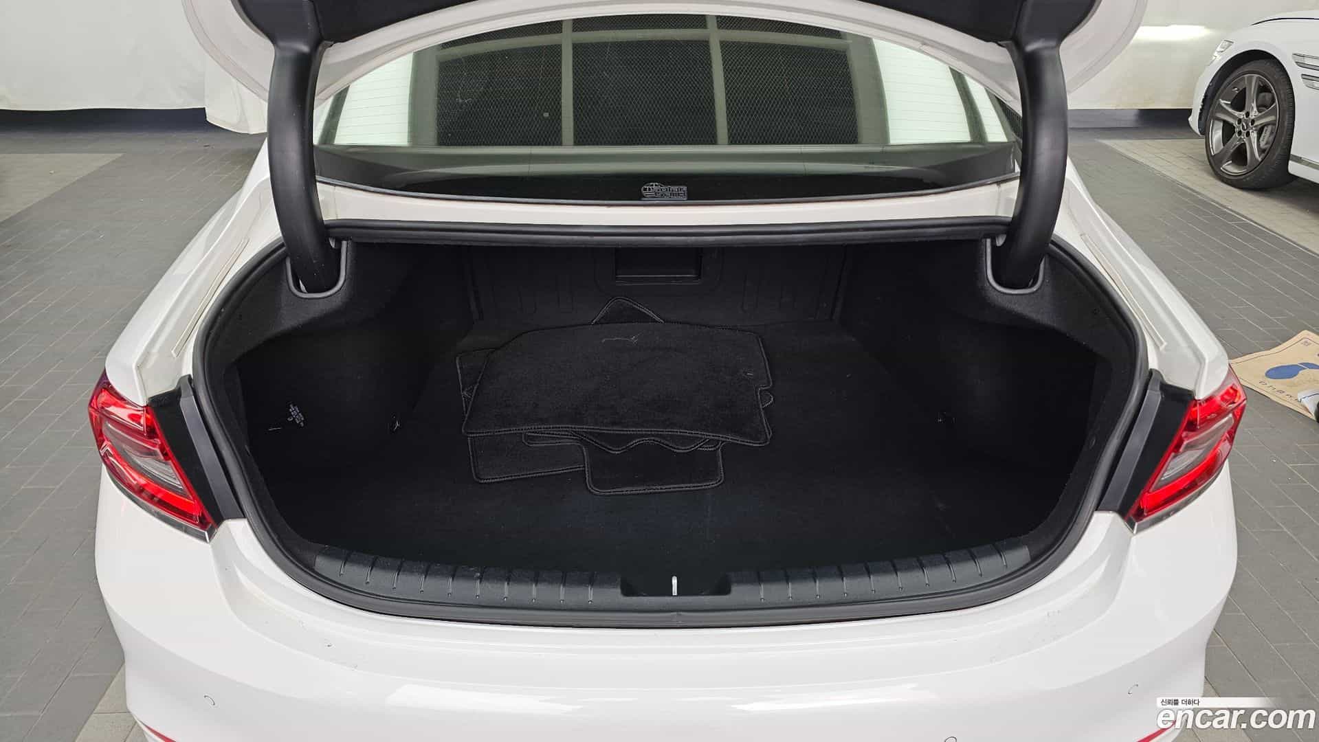 Grandeur Hyundai 2017.9-OPTION-024