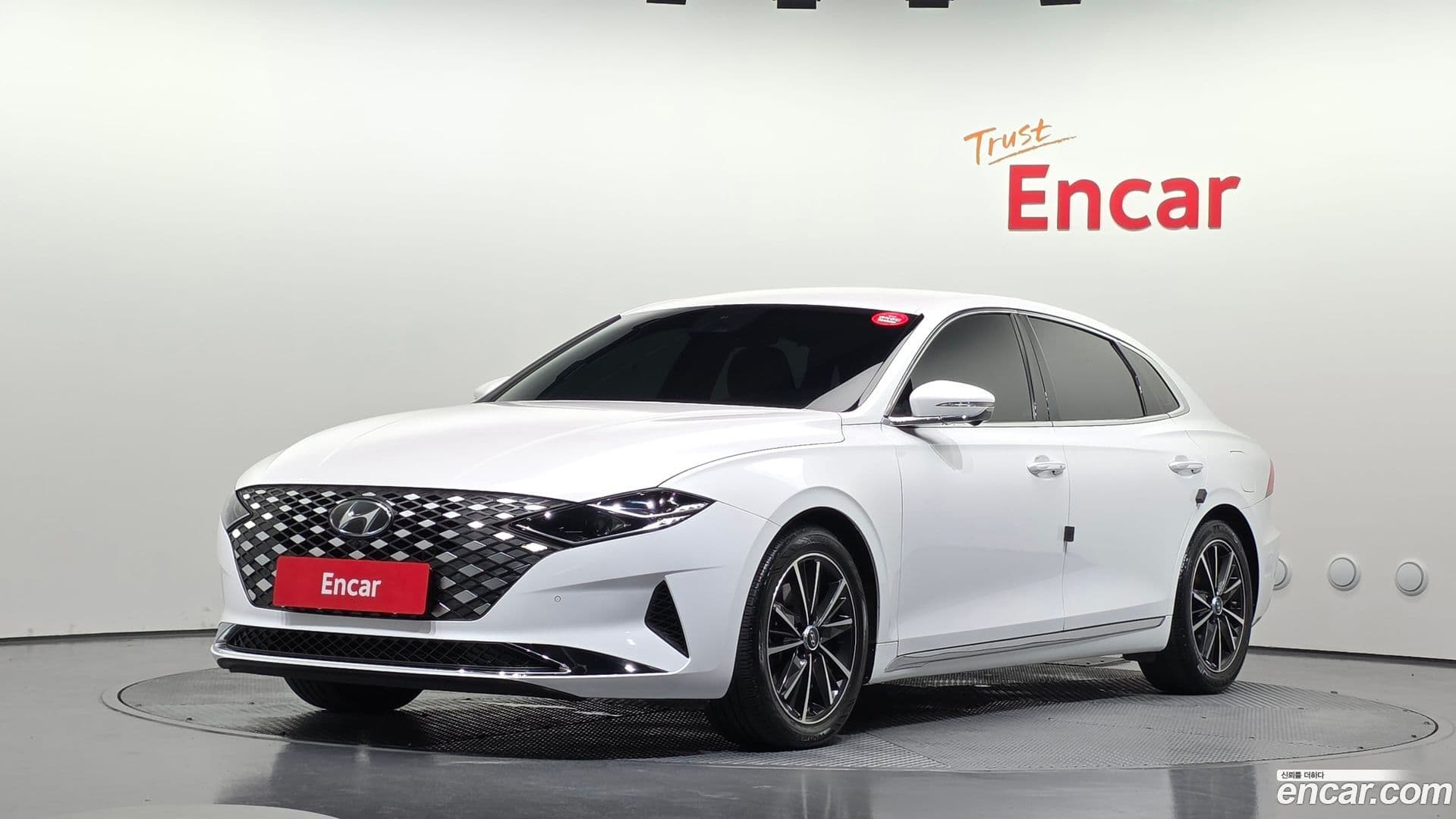 Main__Slider__Photo:Grandeur Hyundai 2021.2-0