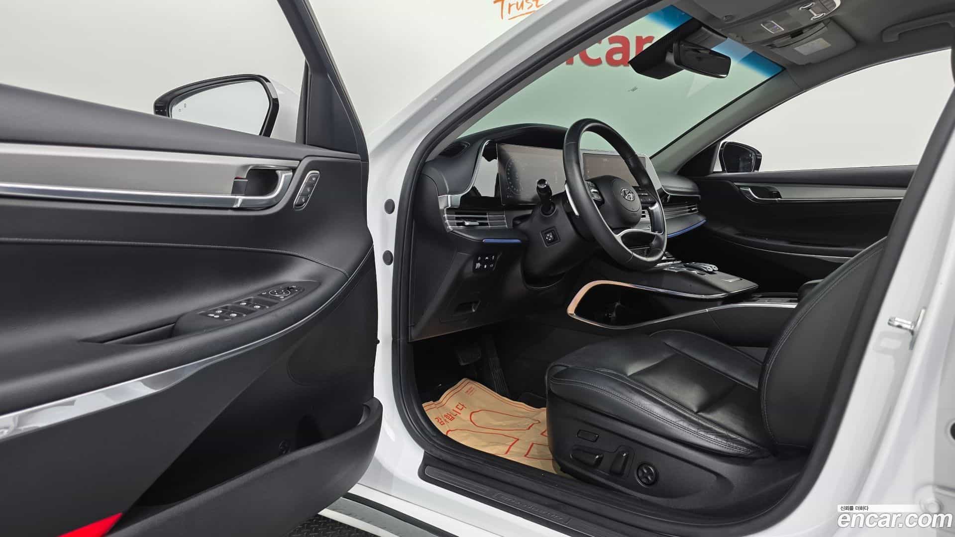 Grandeur Hyundai 2021.2-INNER-036