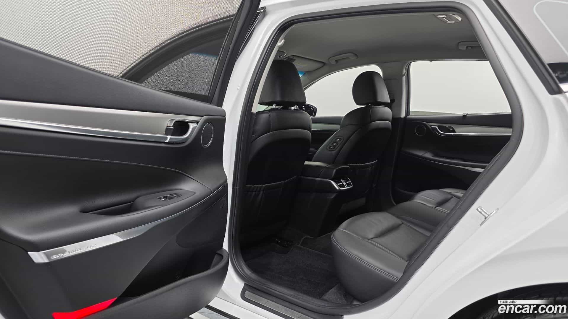 Grandeur Hyundai 2021.2-OPTION-040