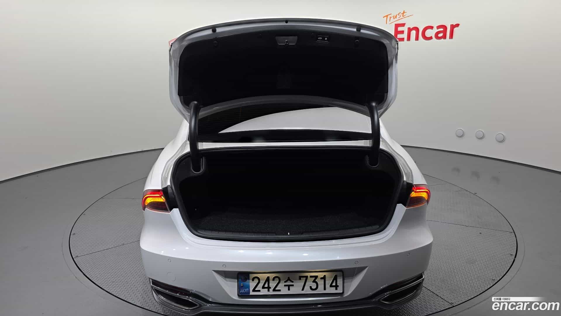Grandeur Hyundai 2021.2-OPTION-044