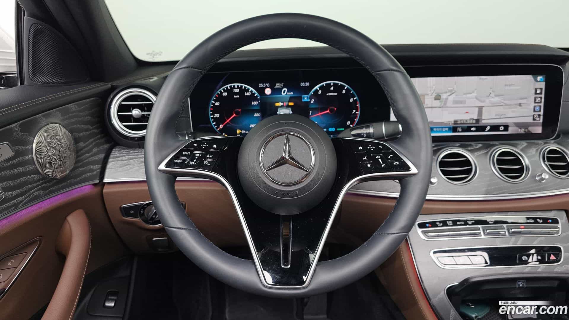E-Class Mercedes-Benz 2022.10-OPTION-017