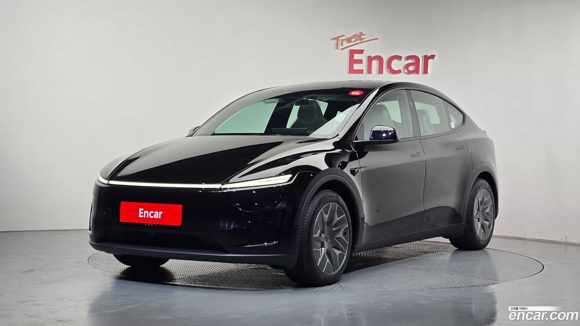 Model Y Tesla 2026.5-OUTER-001