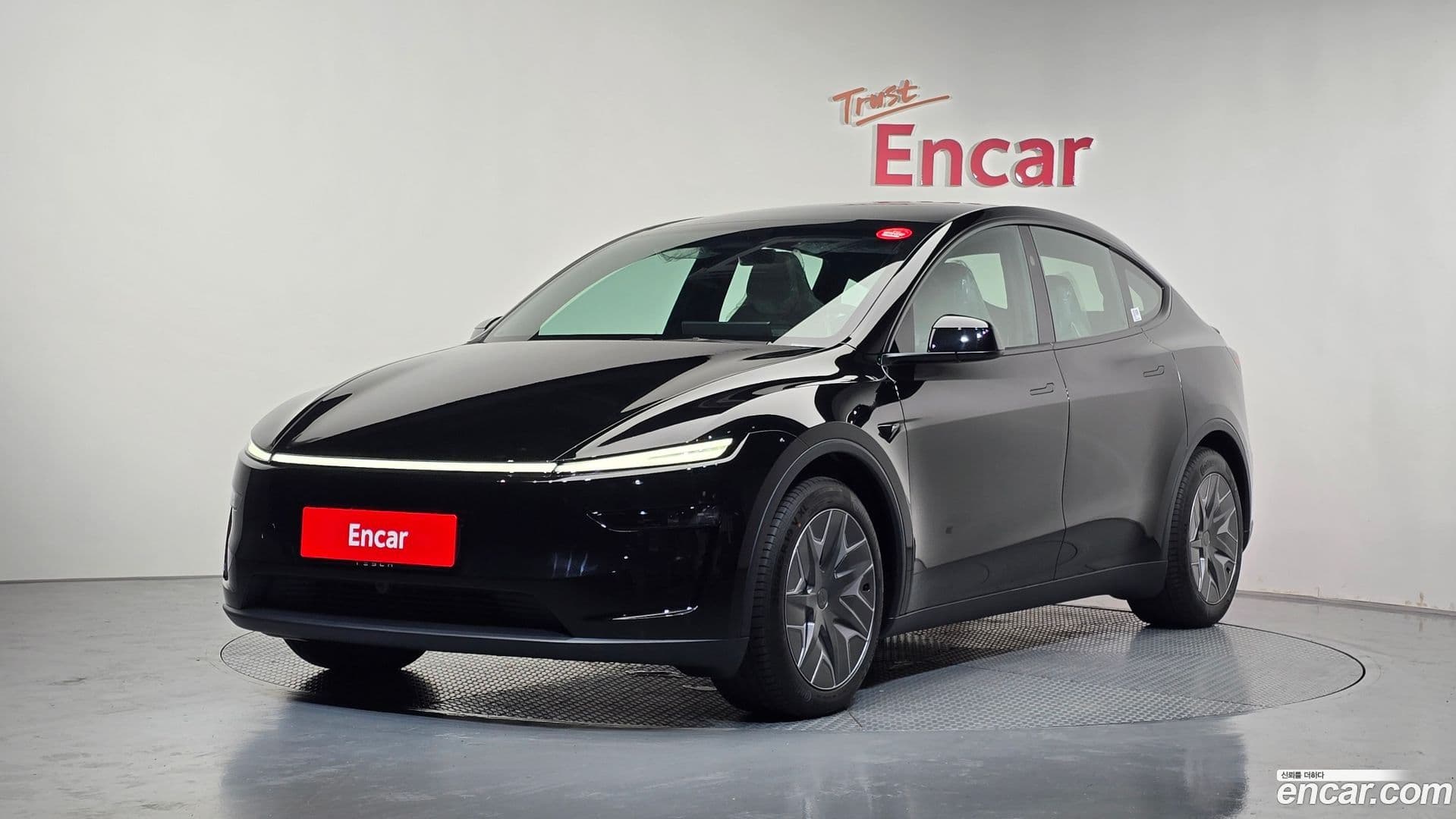 Main__Slider__Photo:Model Y Tesla 2026.5-0