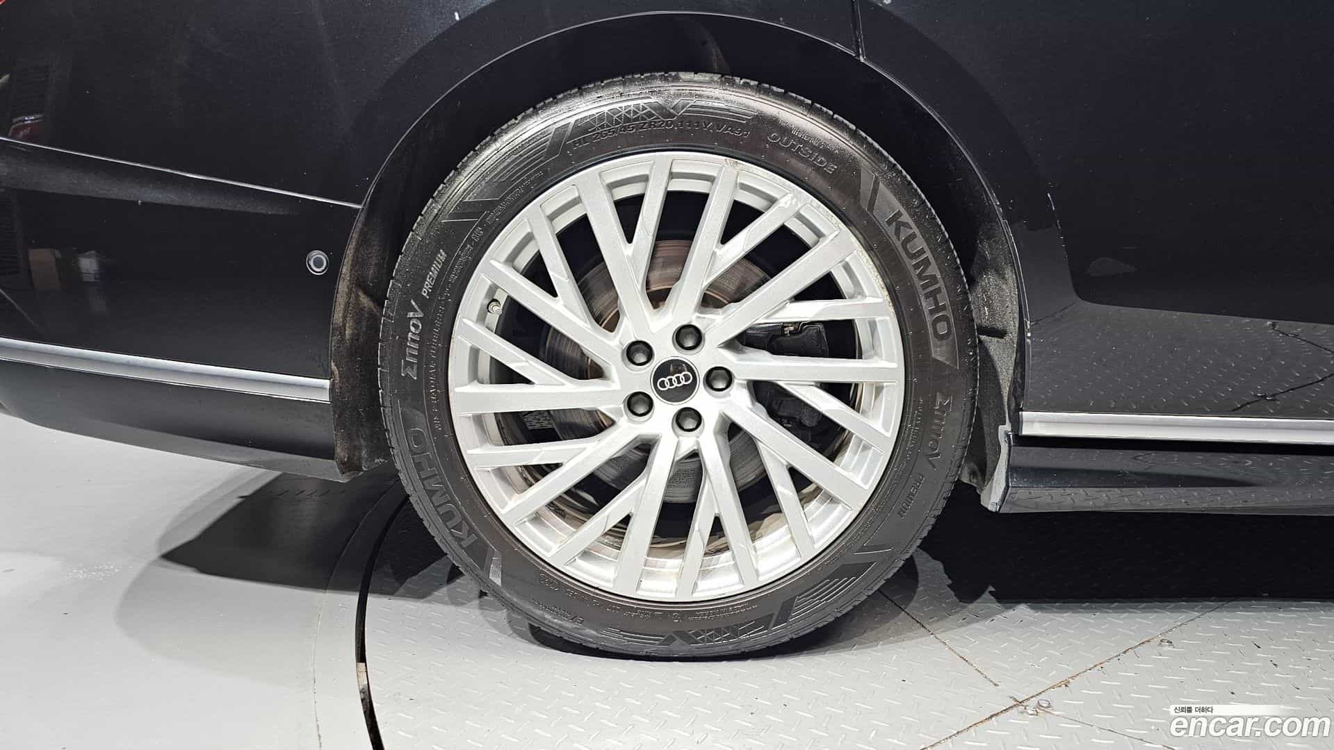 A8 Audi 2021.11-OUTER-005