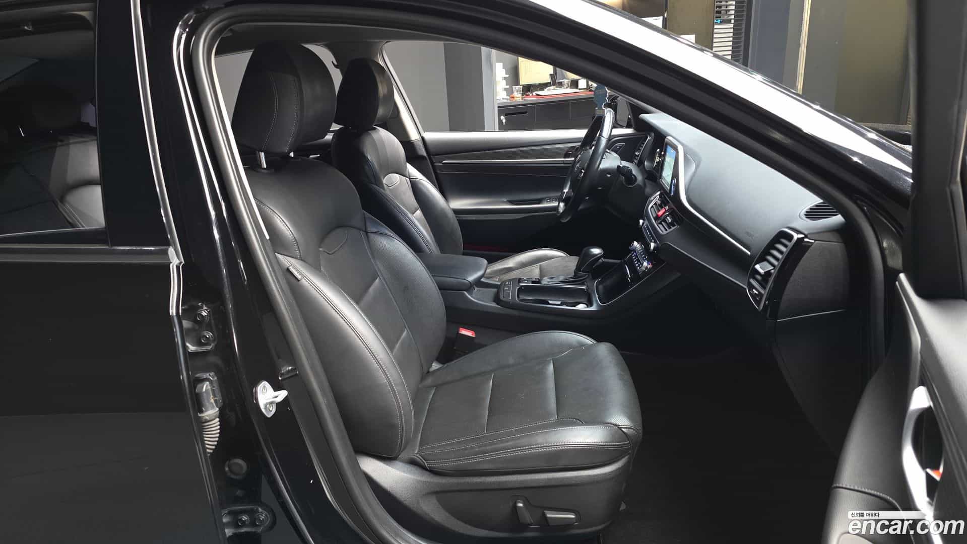 Grandeur Hyundai 2018.7-OPTION-015