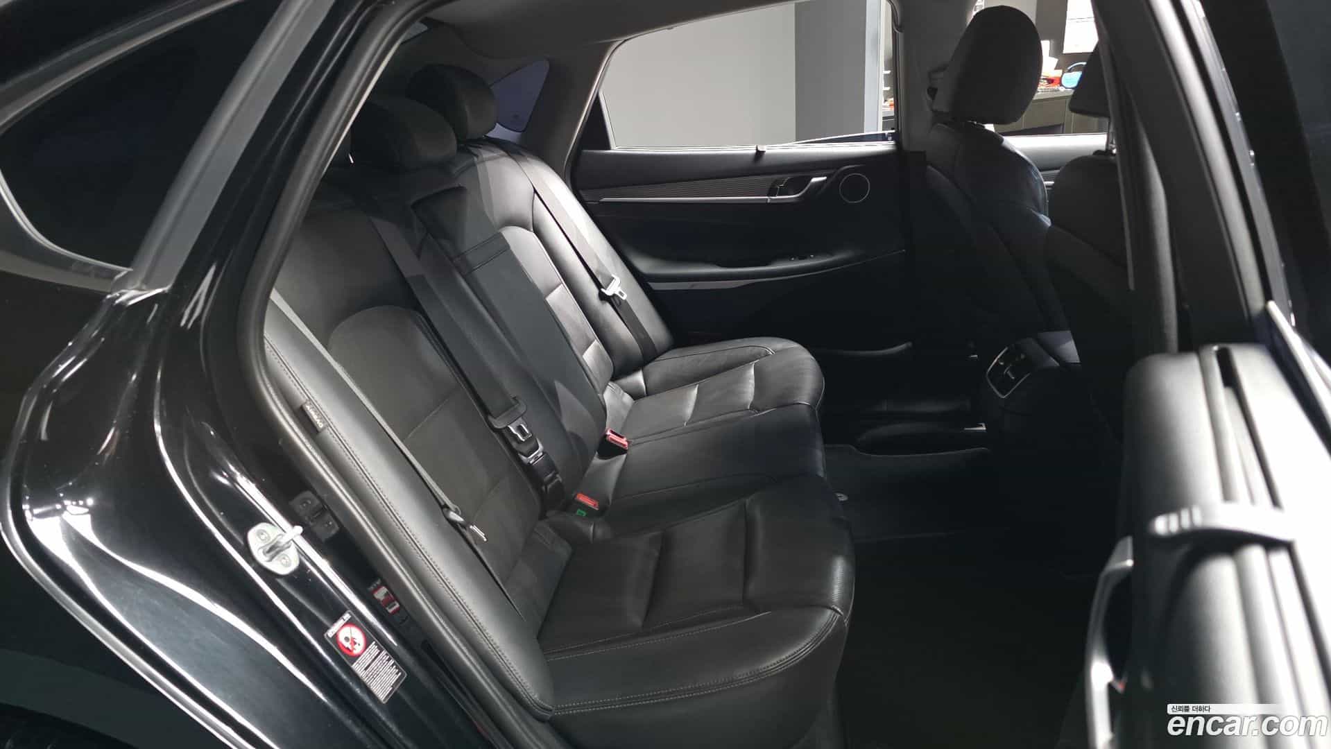 Grandeur Hyundai 2018.7-OPTION-016