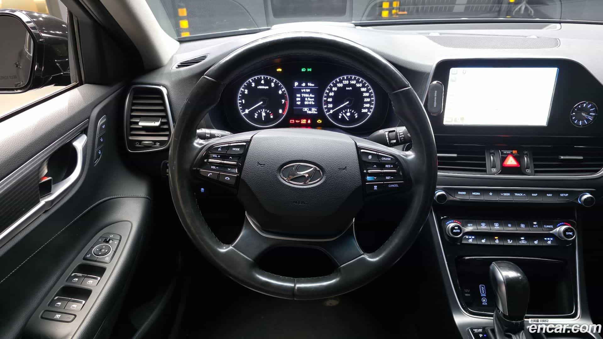 Grandeur Hyundai 2018.7-OPTION-017