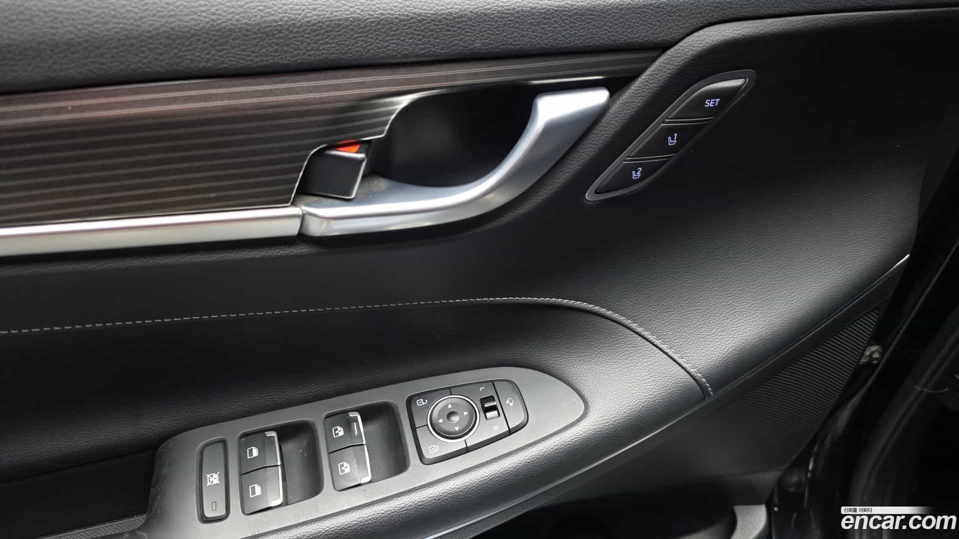 Grandeur Hyundai 2018.7-OPTION-044