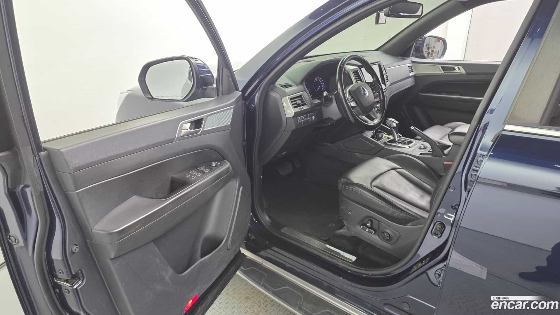 Rexton KG Mobility 2019.6-INNER-010