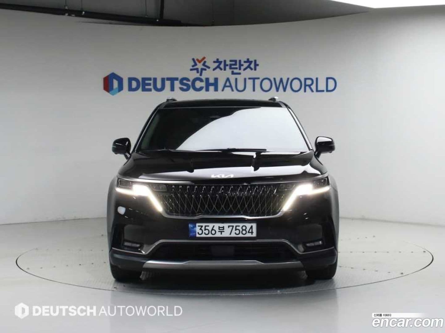 Main__Slider__Photo:Canival Kia 2023.3-0