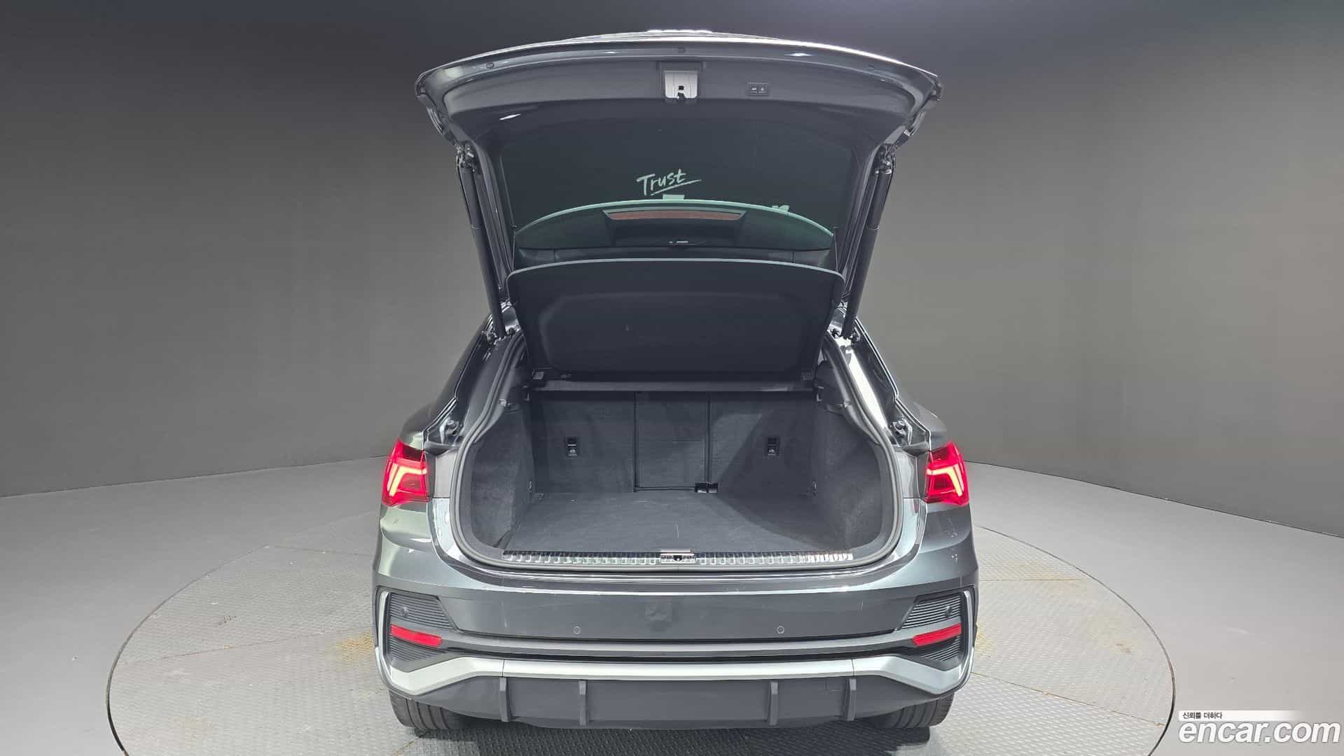 Q3 Audi 2023.0-OPTION-024