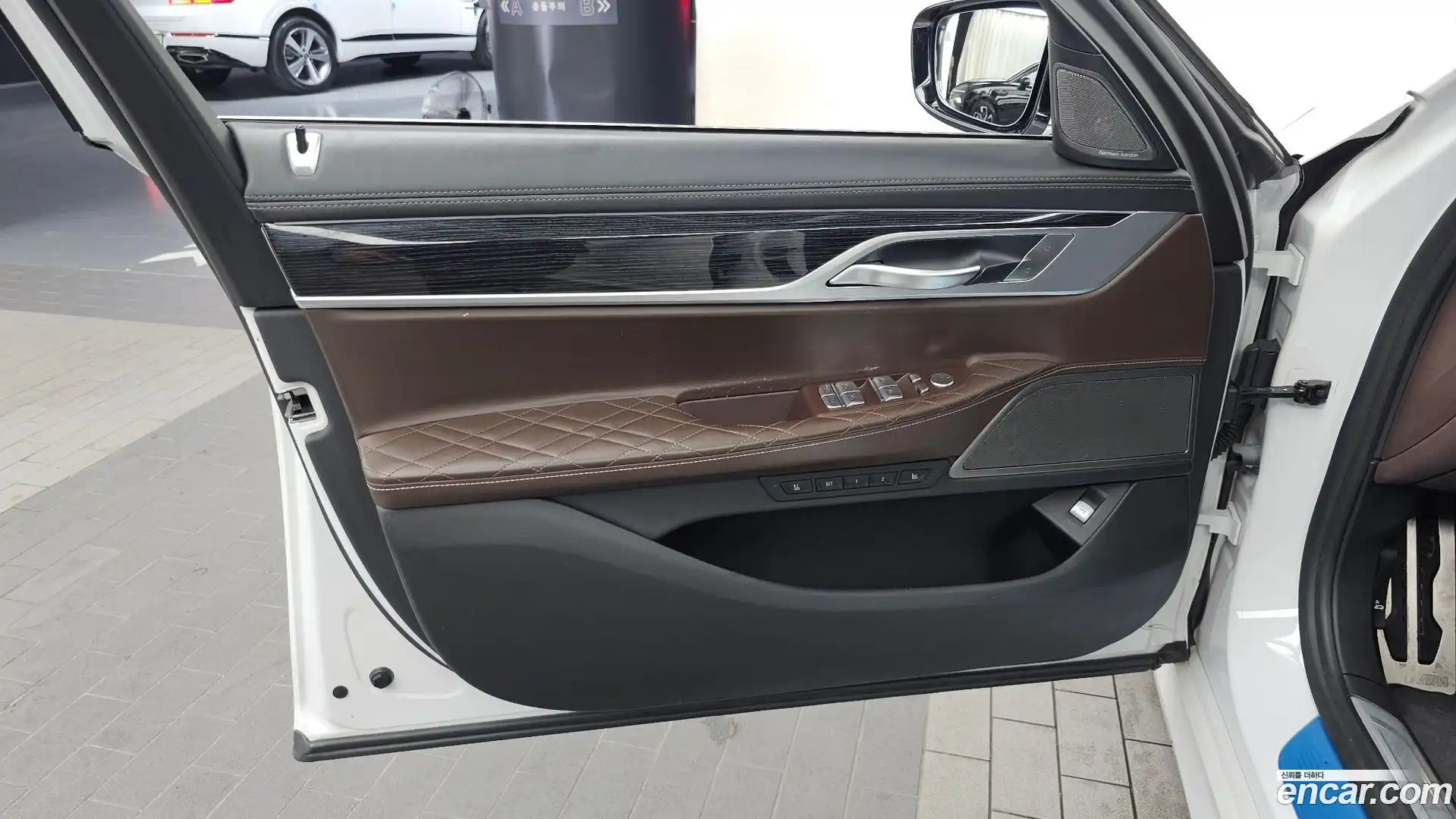 7-Series BMW 2021.0-INNER-034
