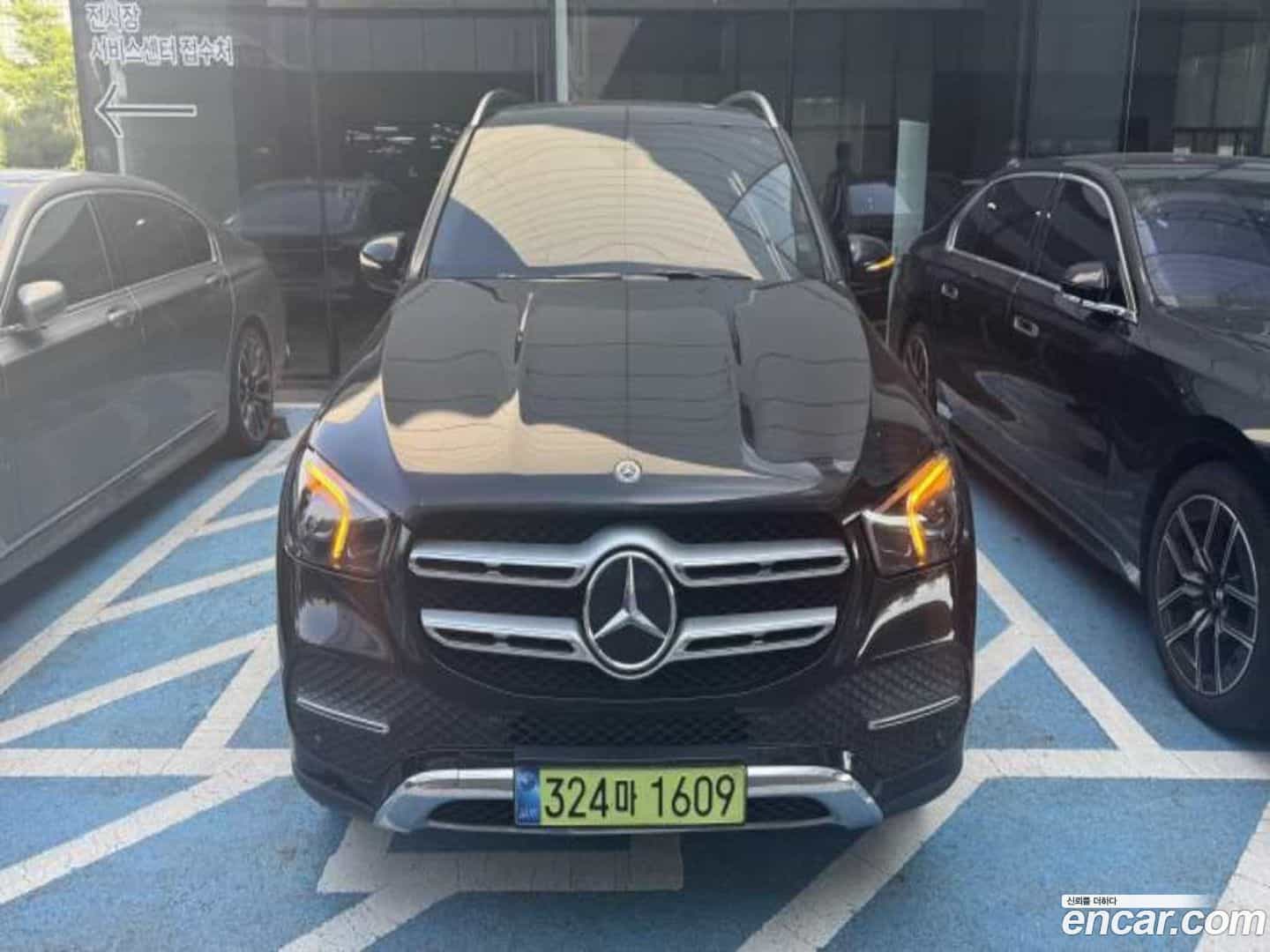 GLE-Class Mercedes-Benz 2020.8-OUTER-001