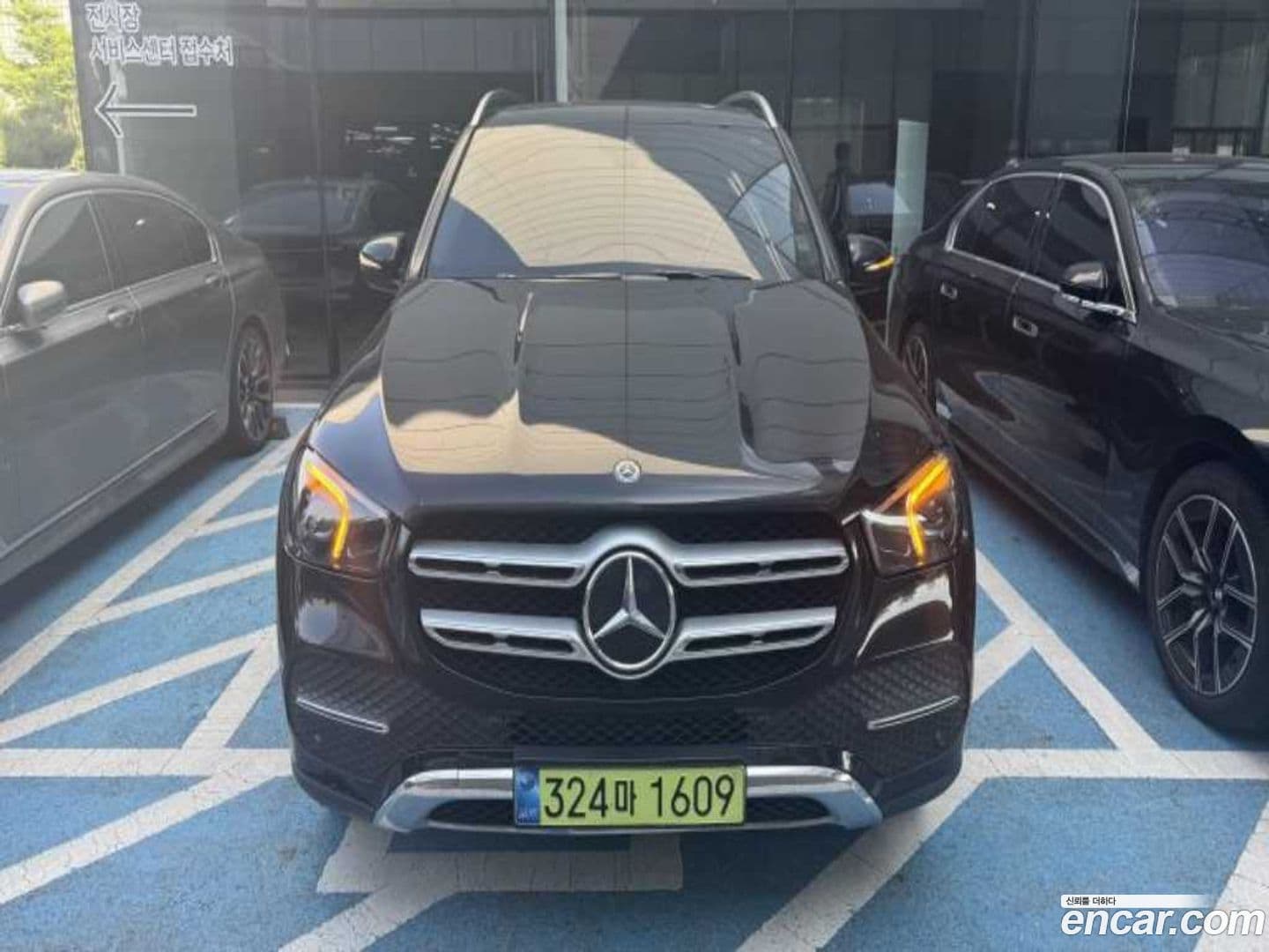 Main__Slider__Photo:GLE-Class Mercedes-Benz 2020.8-0
