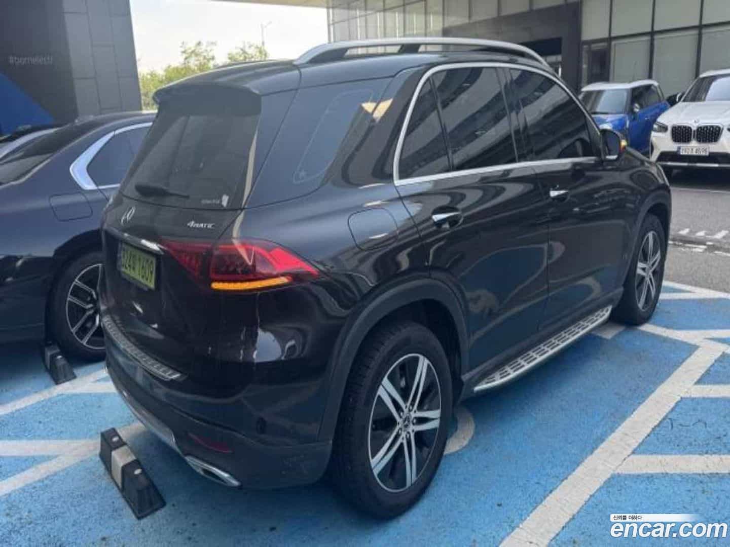 GLE-Class Mercedes-Benz 2020.8-OUTER-004
