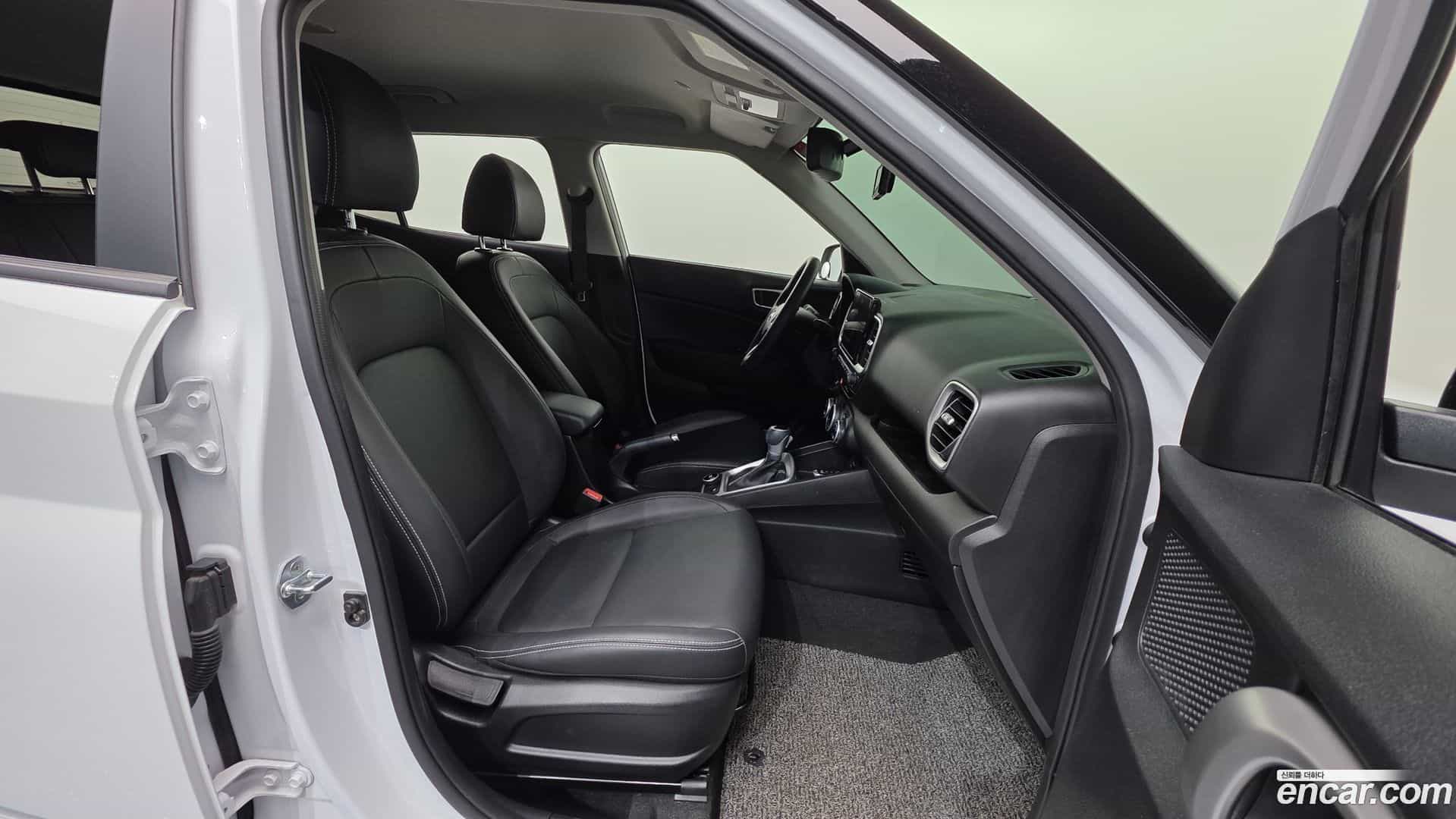 Venue Hyundai 2020.10-INNER-010