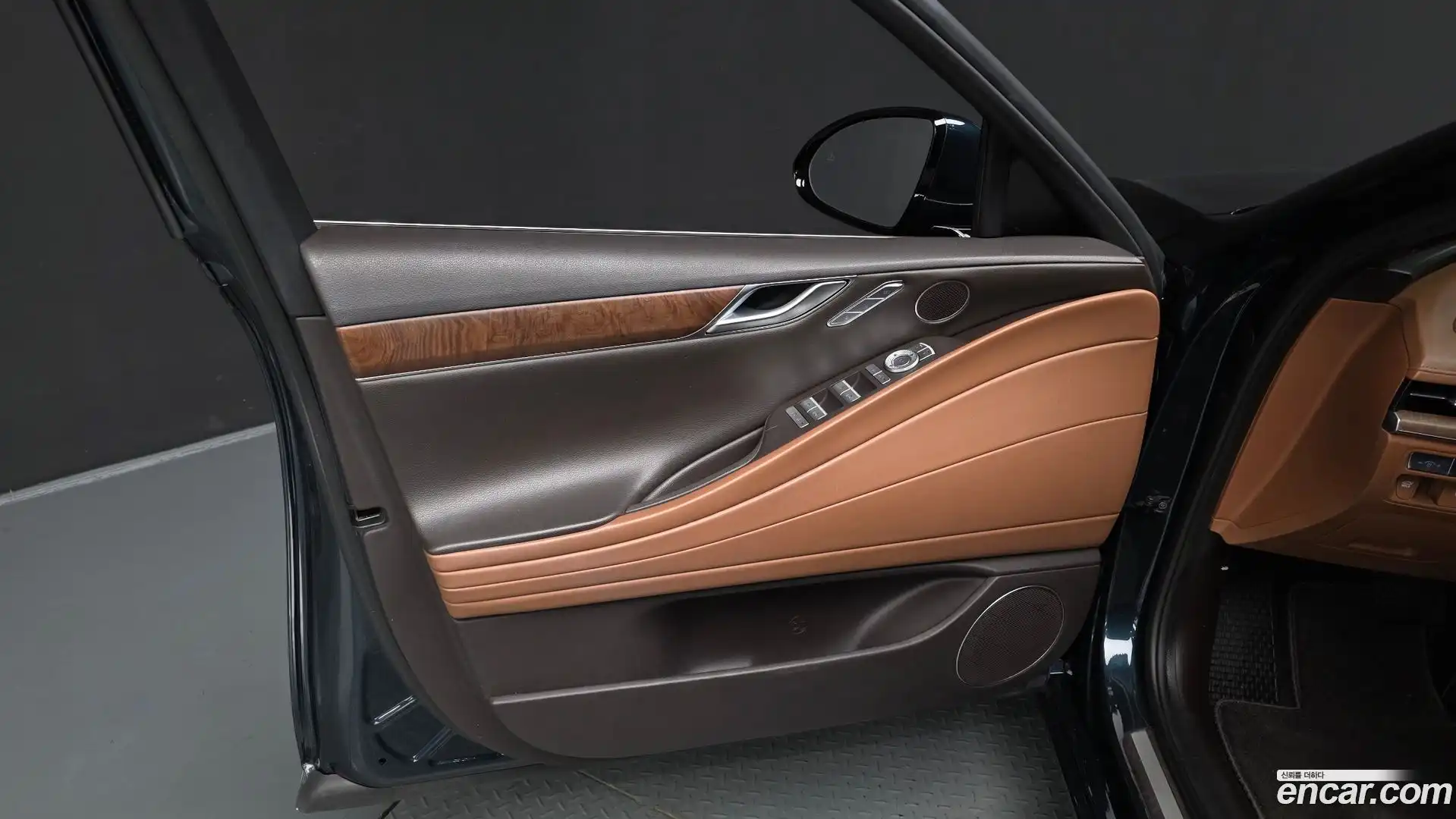 G80 Genesis 2021.10-INNER-034