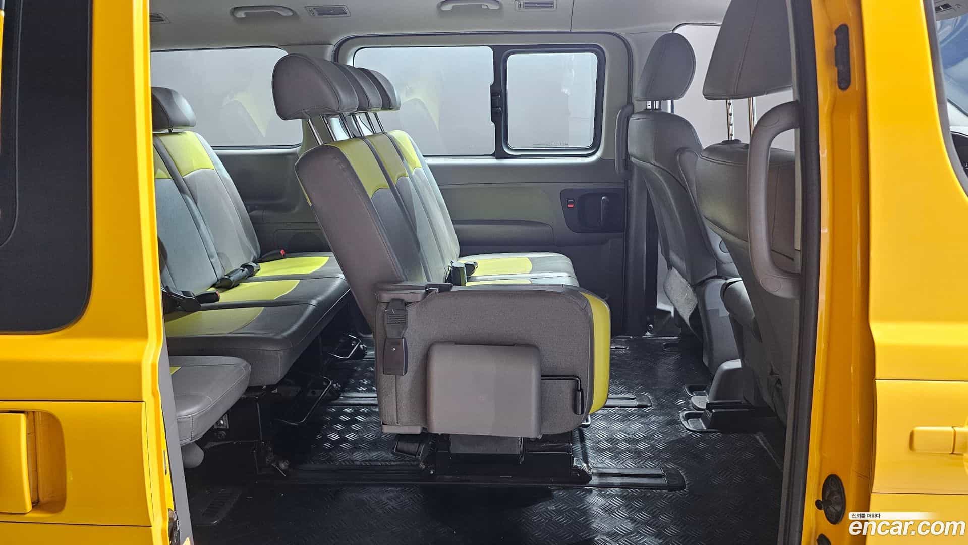 Starex Hyundai 2018.8-OPTION-016