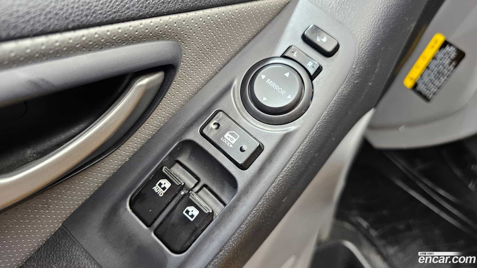 Starex Hyundai 2018.8-OPTION-024