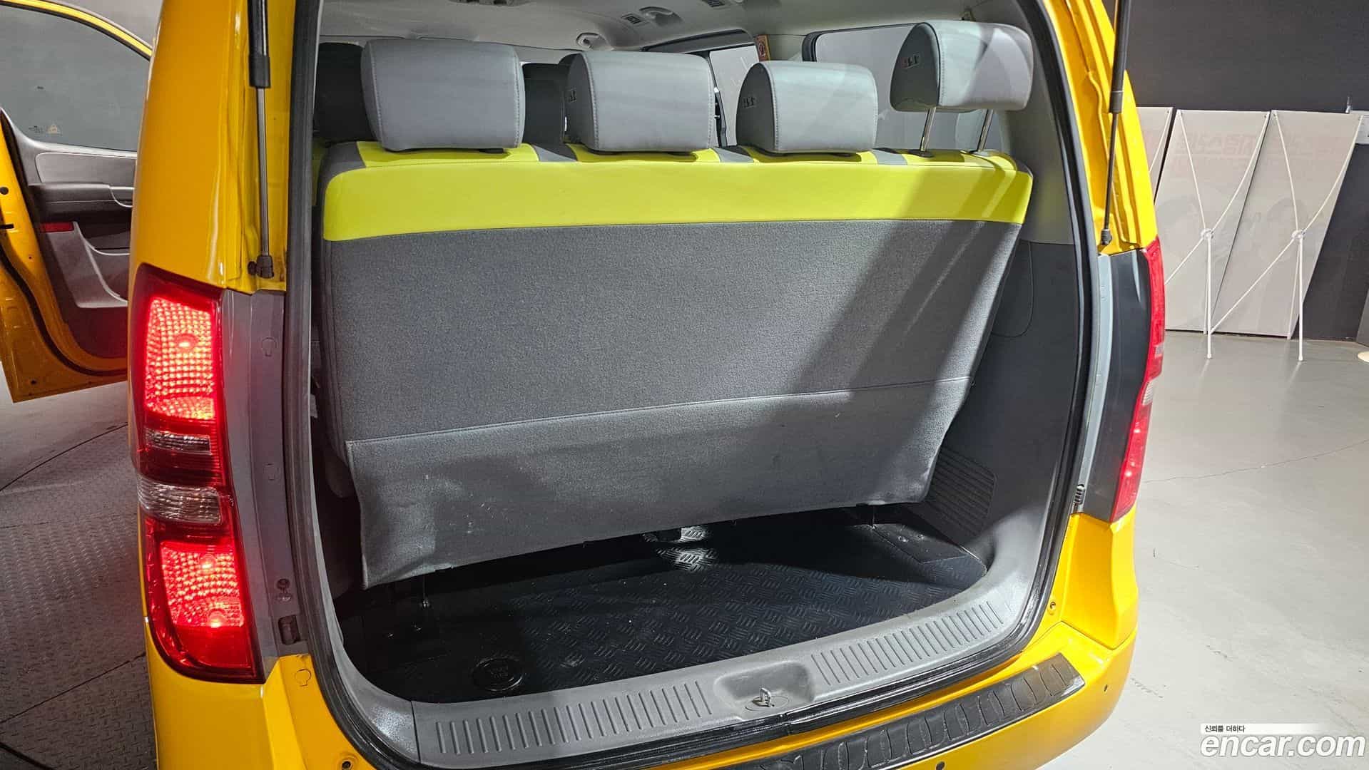 Starex Hyundai 2018.8-OPTION-043